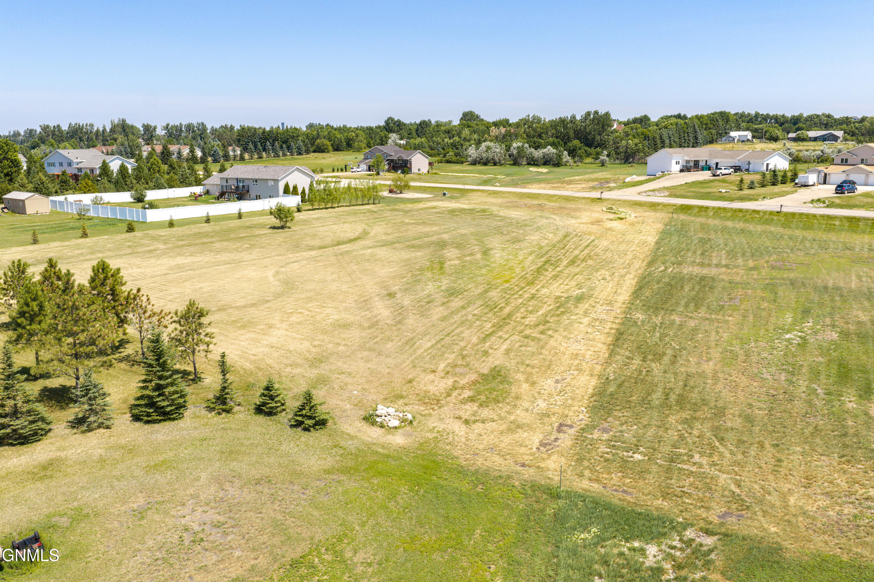main property photo 23