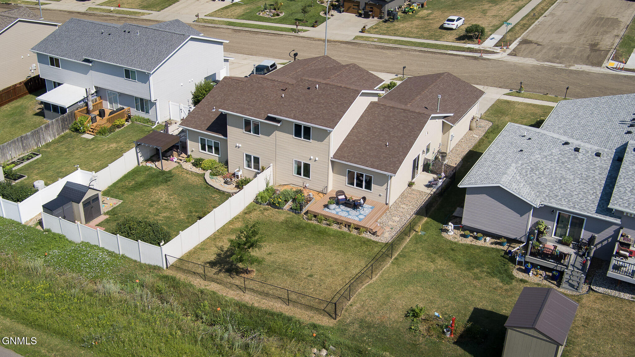 main property photo 50