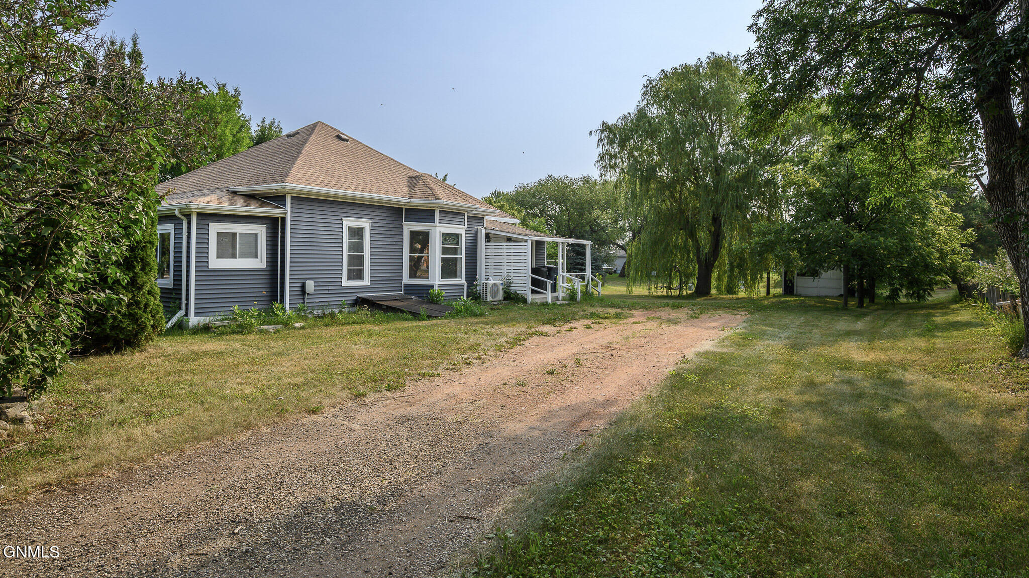 main property photo 33