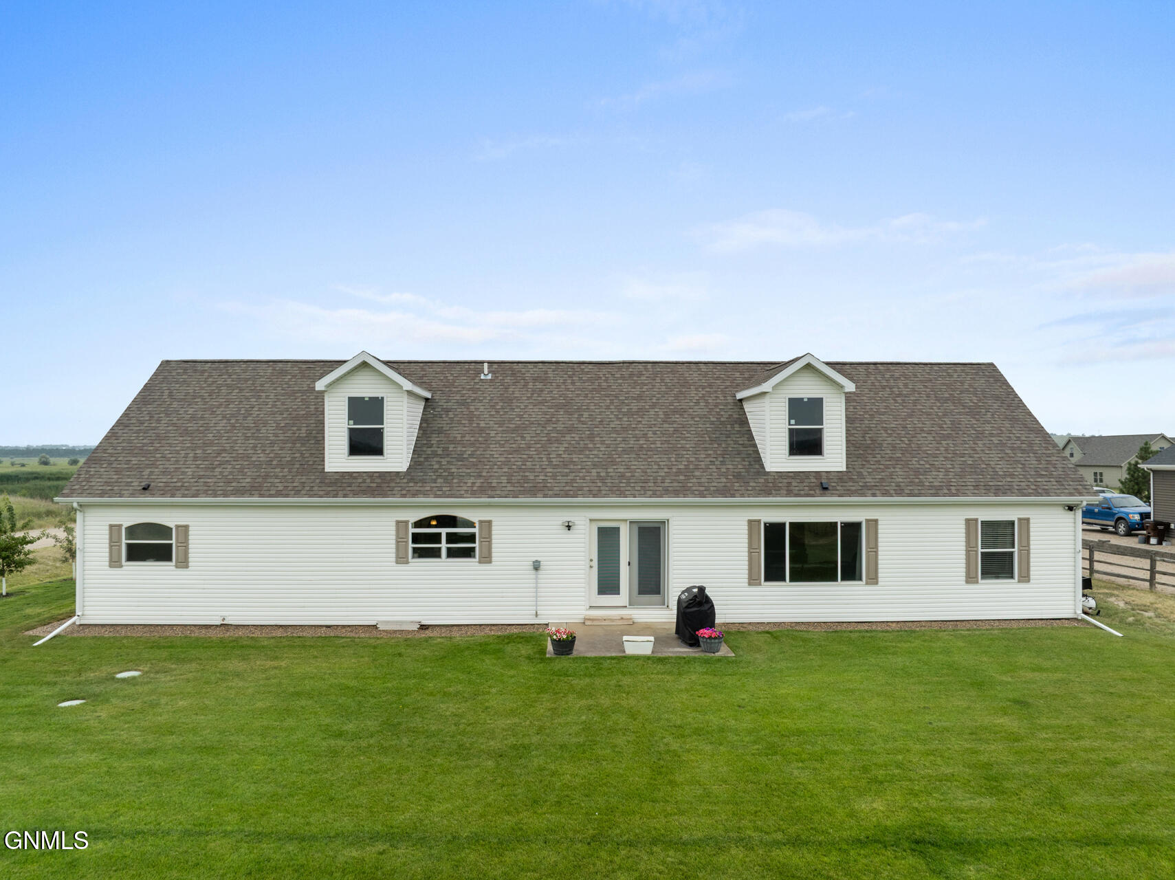 main property photo 3