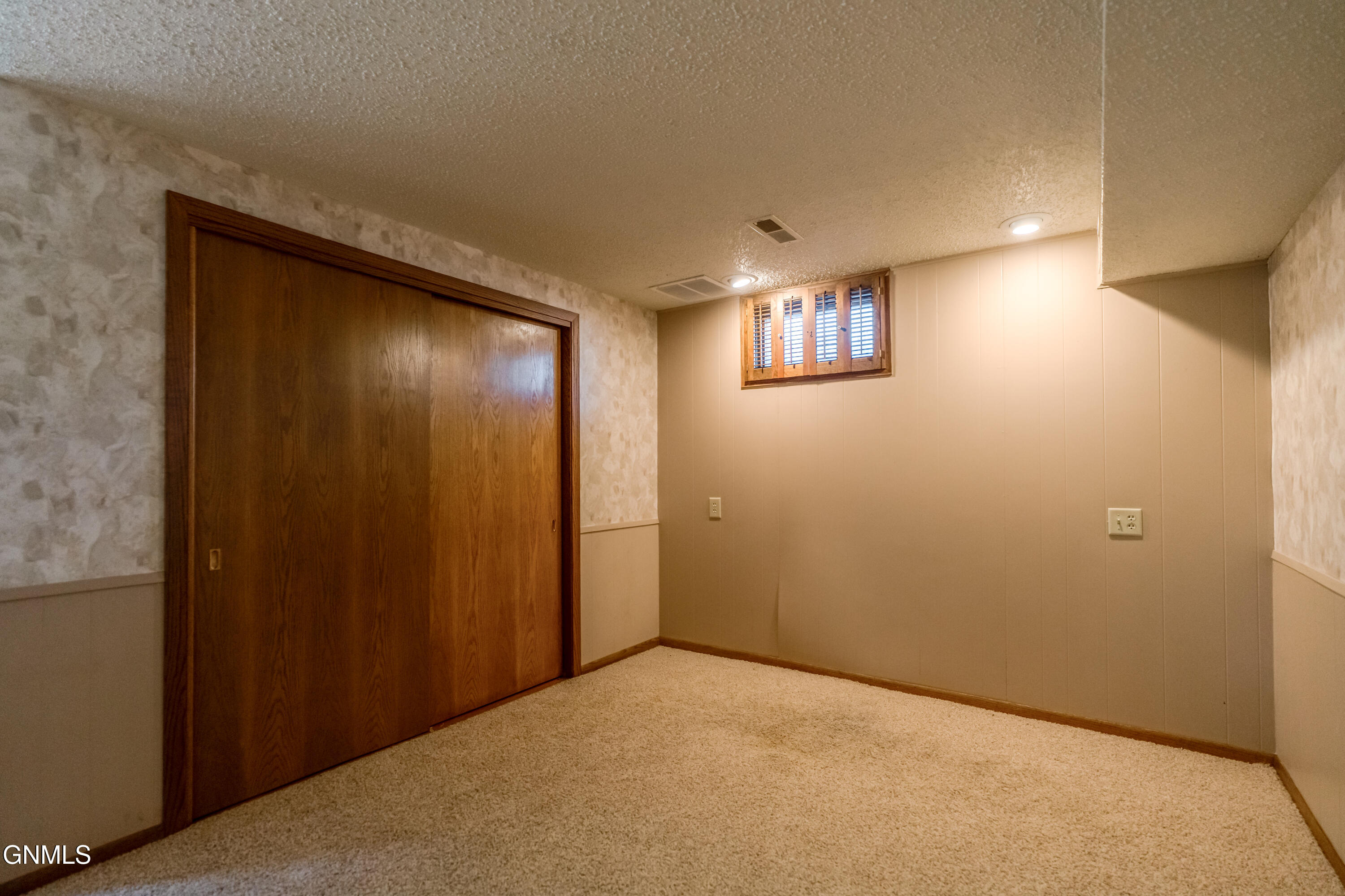 main property photo 75
