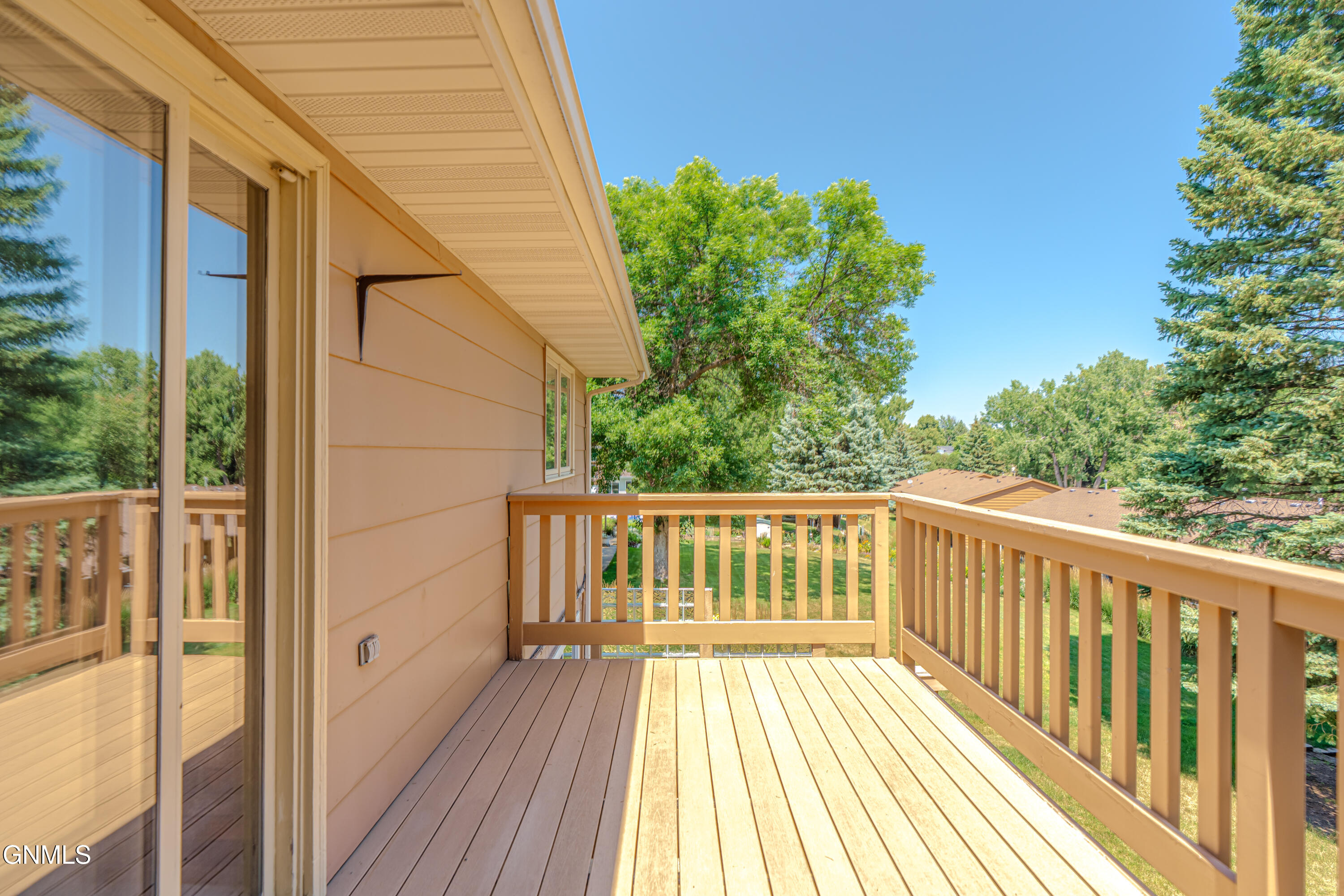main property photo 90