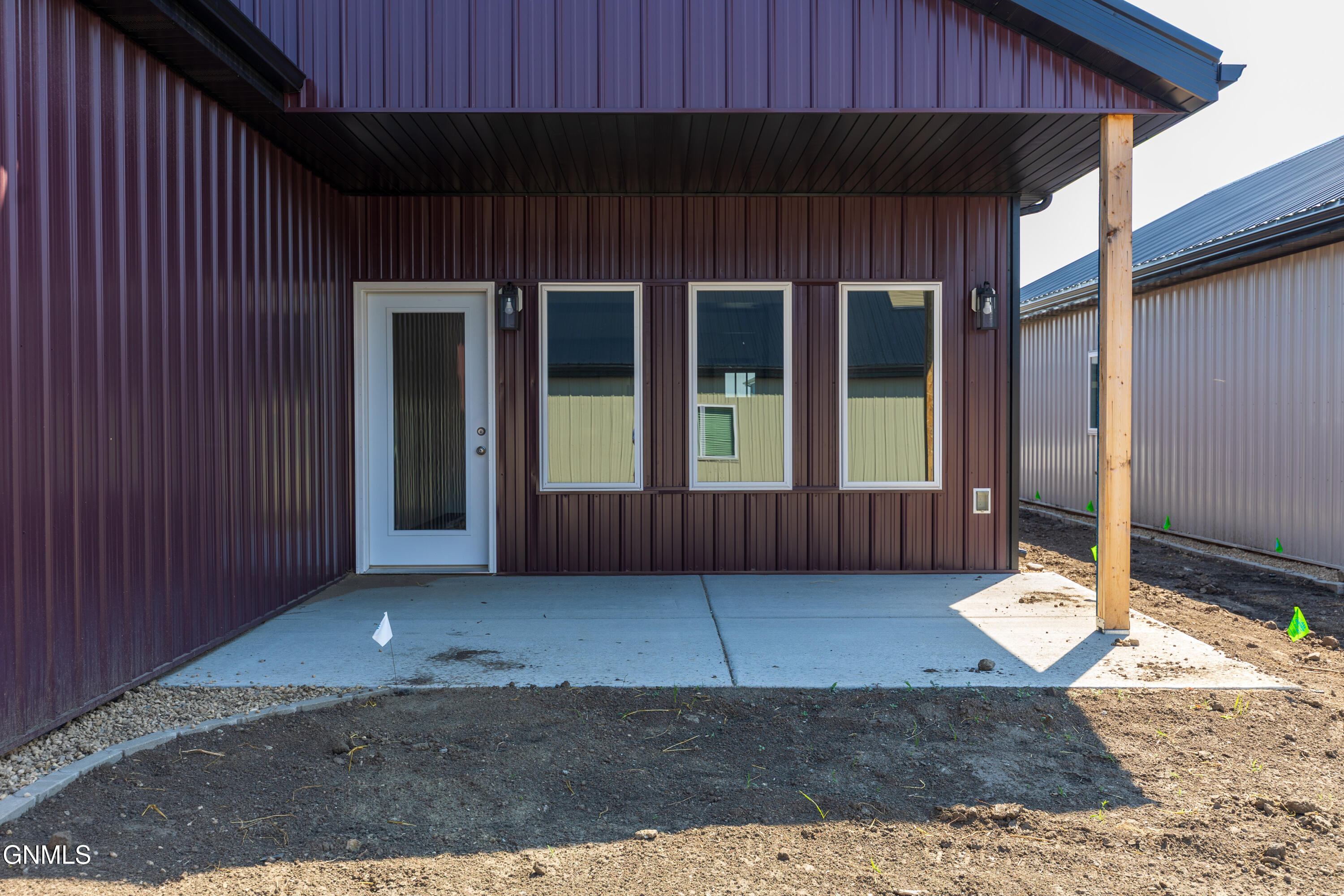 main property photo 16