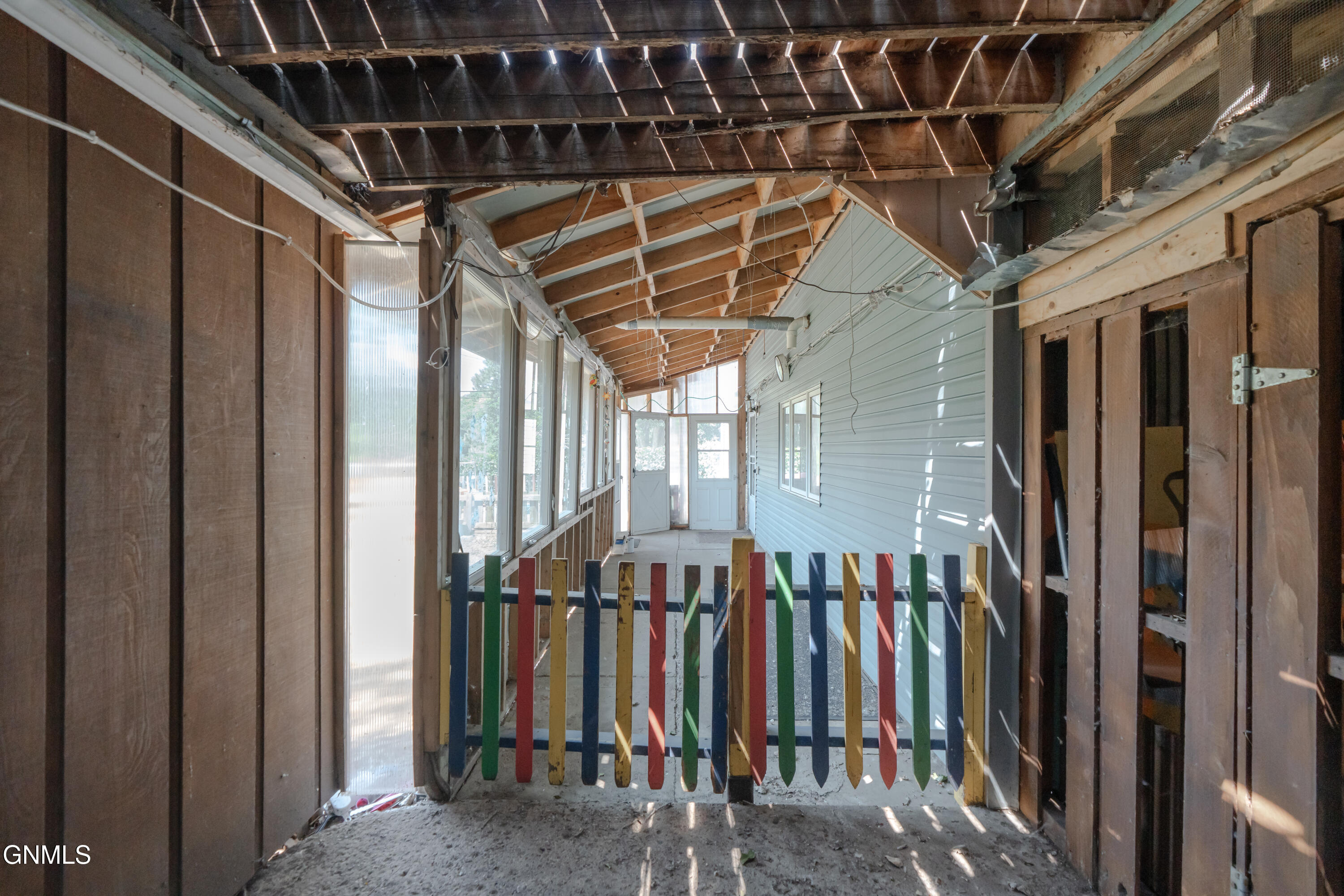 main property photo 75