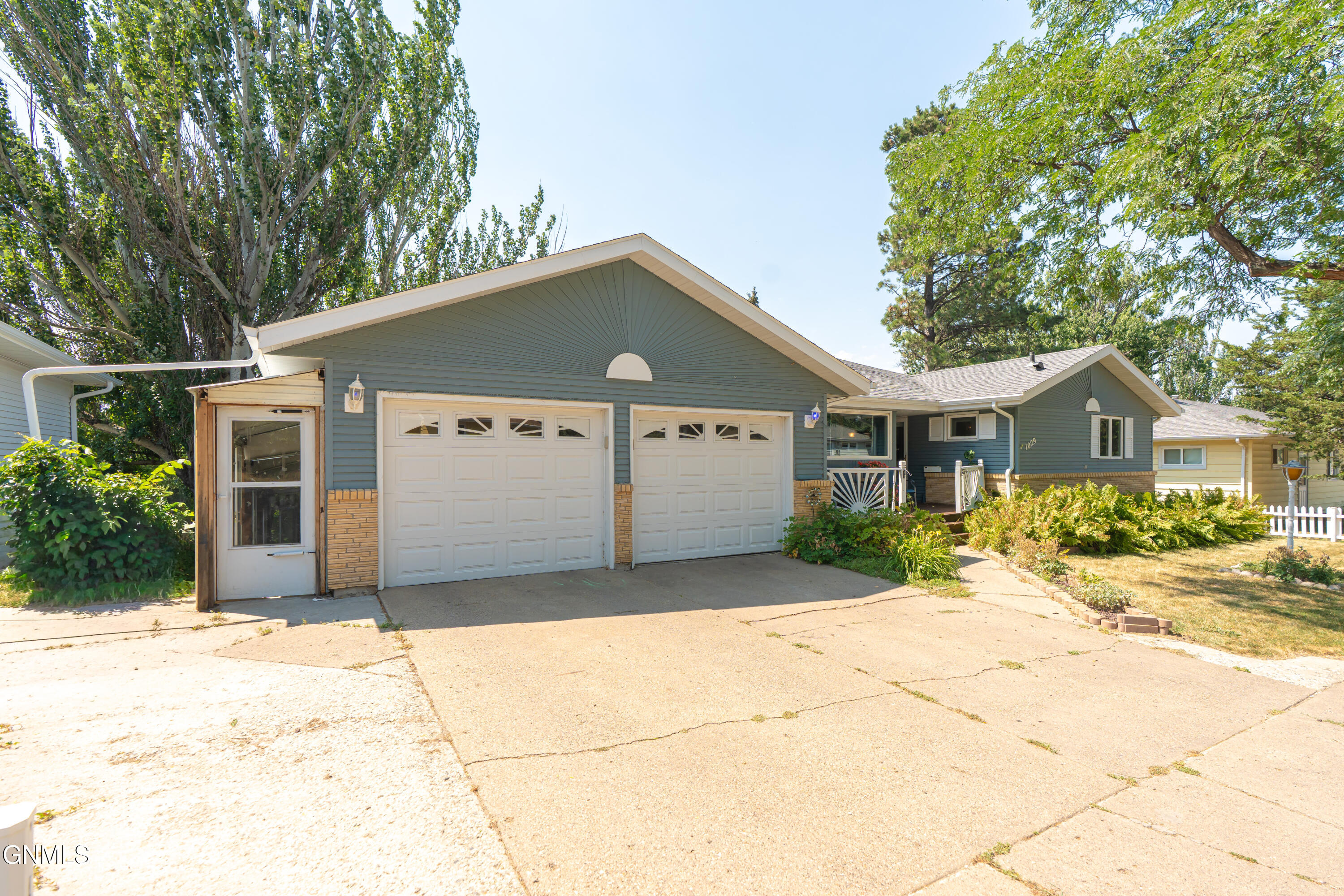 main property photo 78