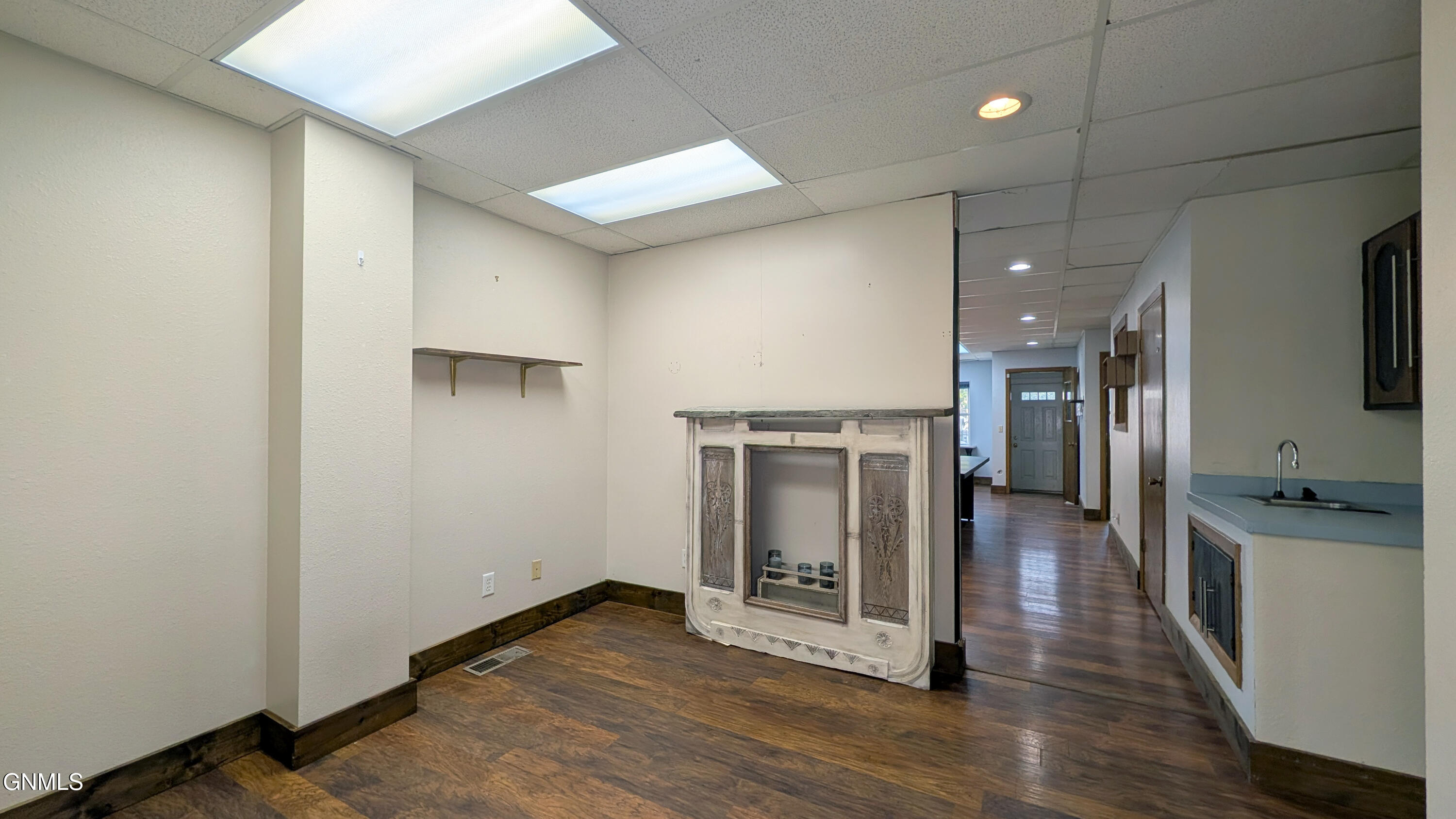 main property photo 10