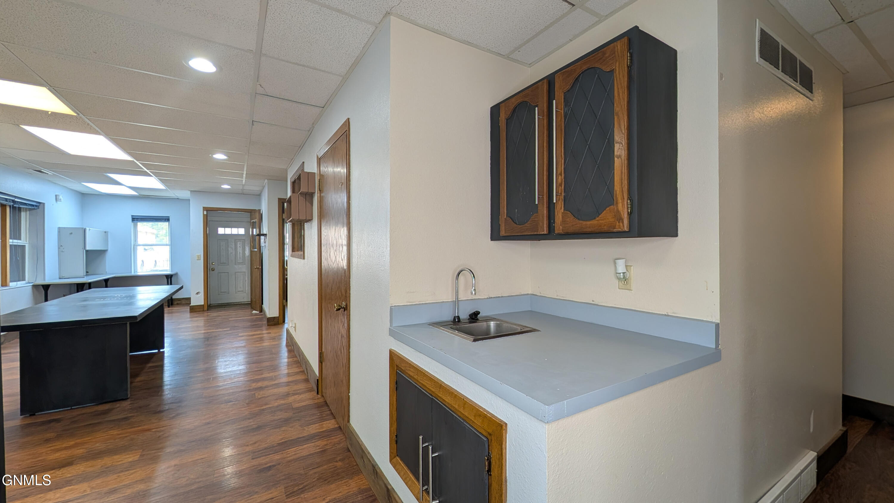 main property photo 13