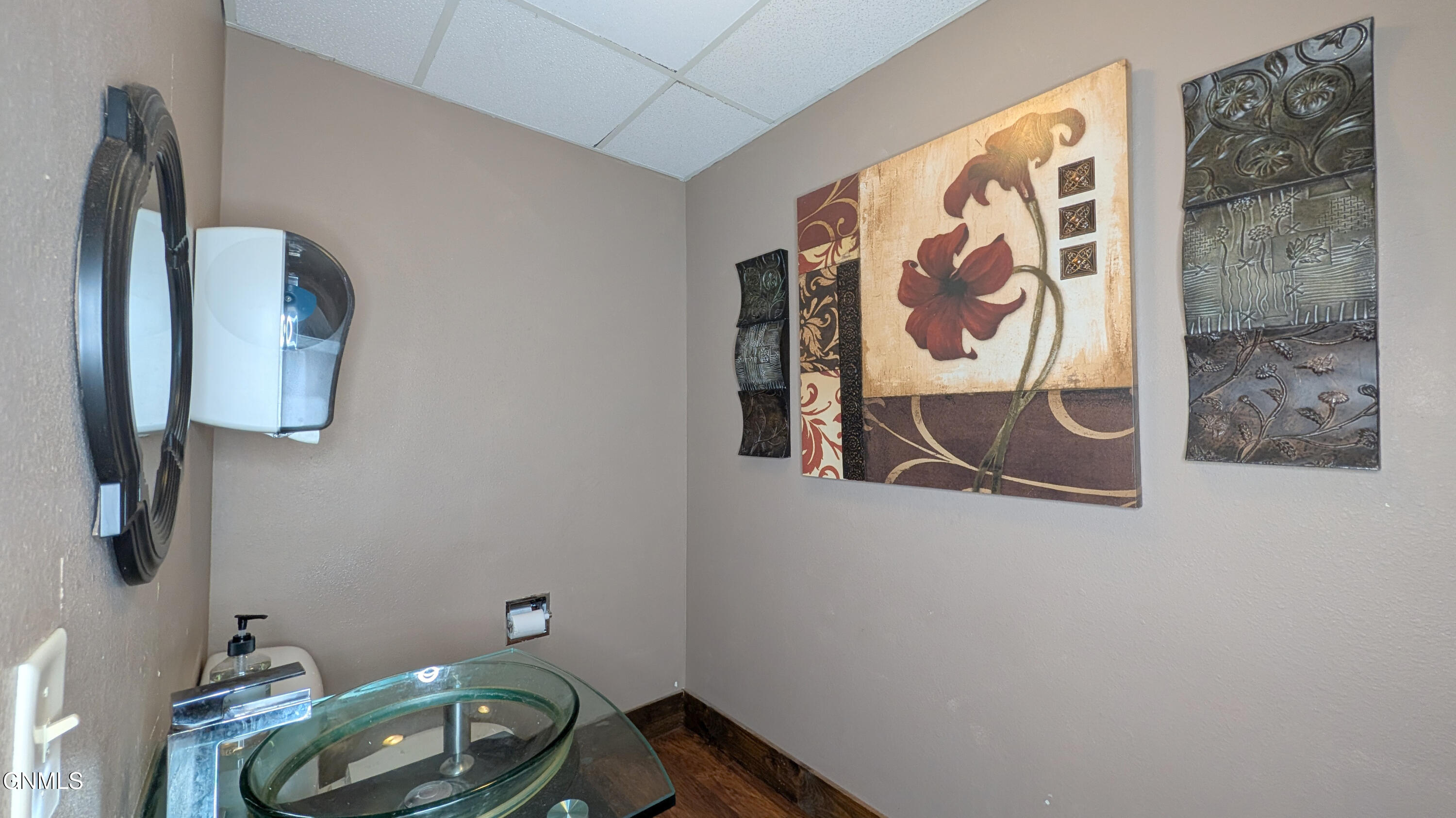 main property photo 16