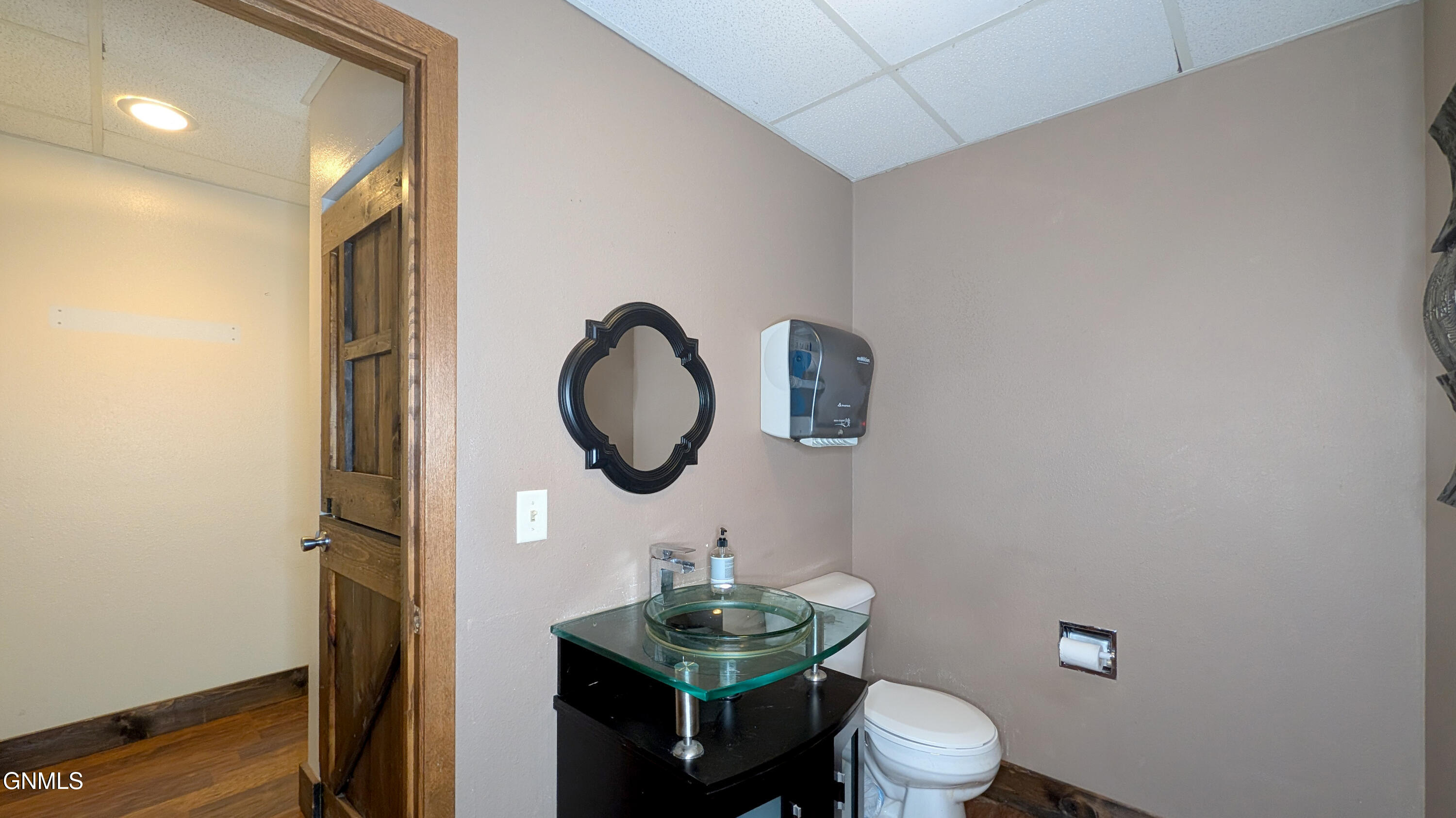 main property photo 17
