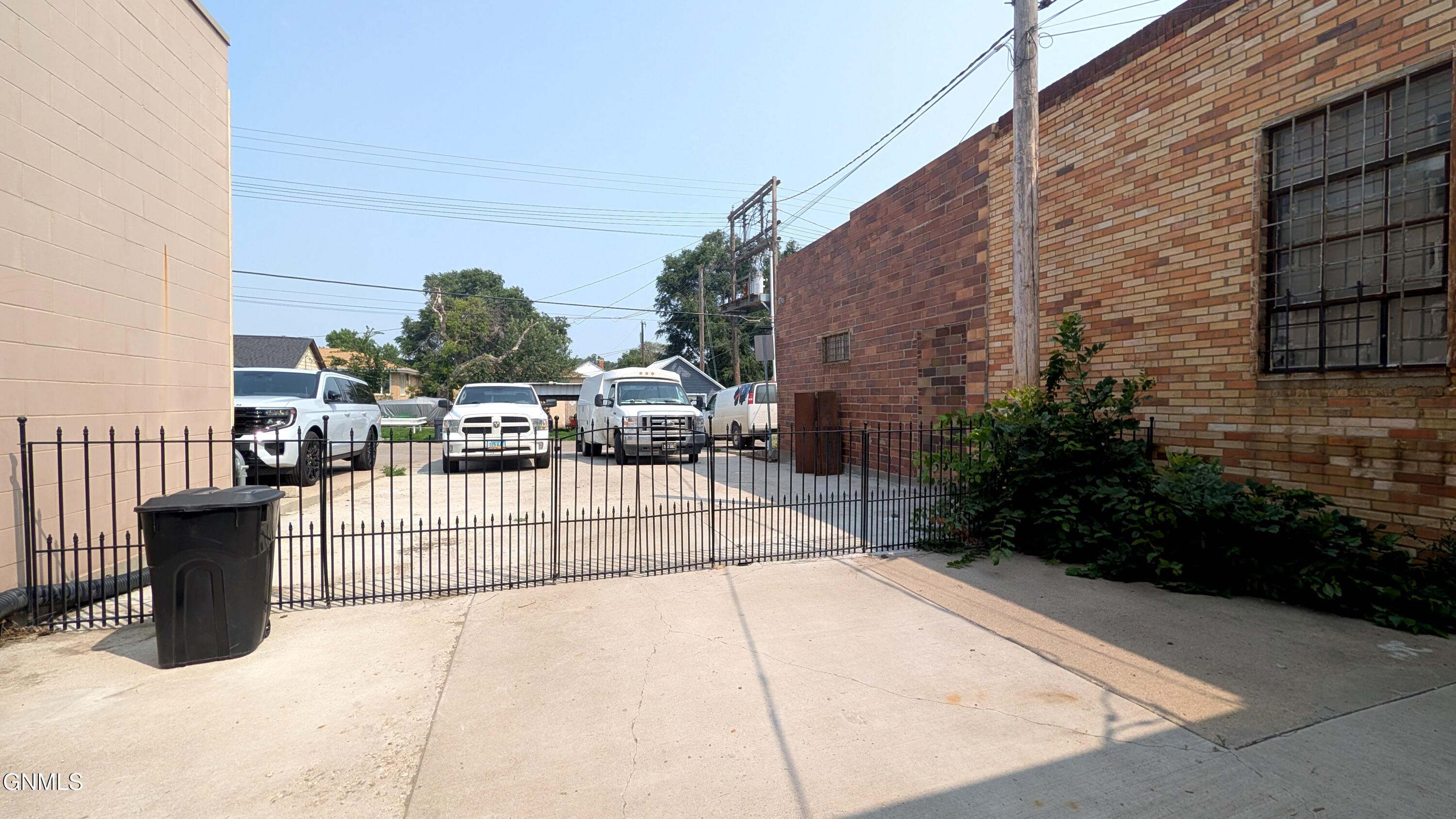 main property photo 39