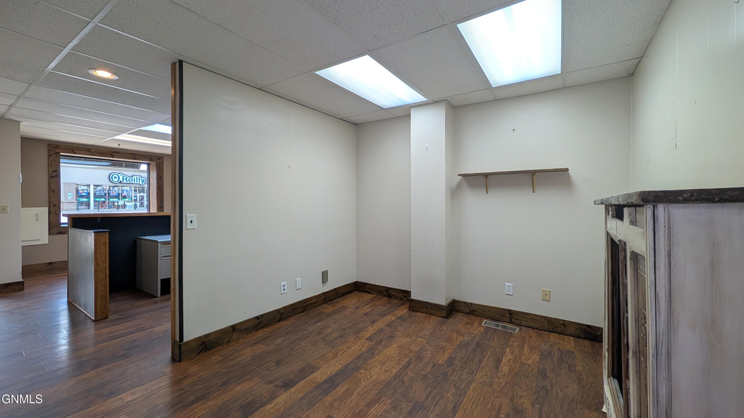 main property photo 8