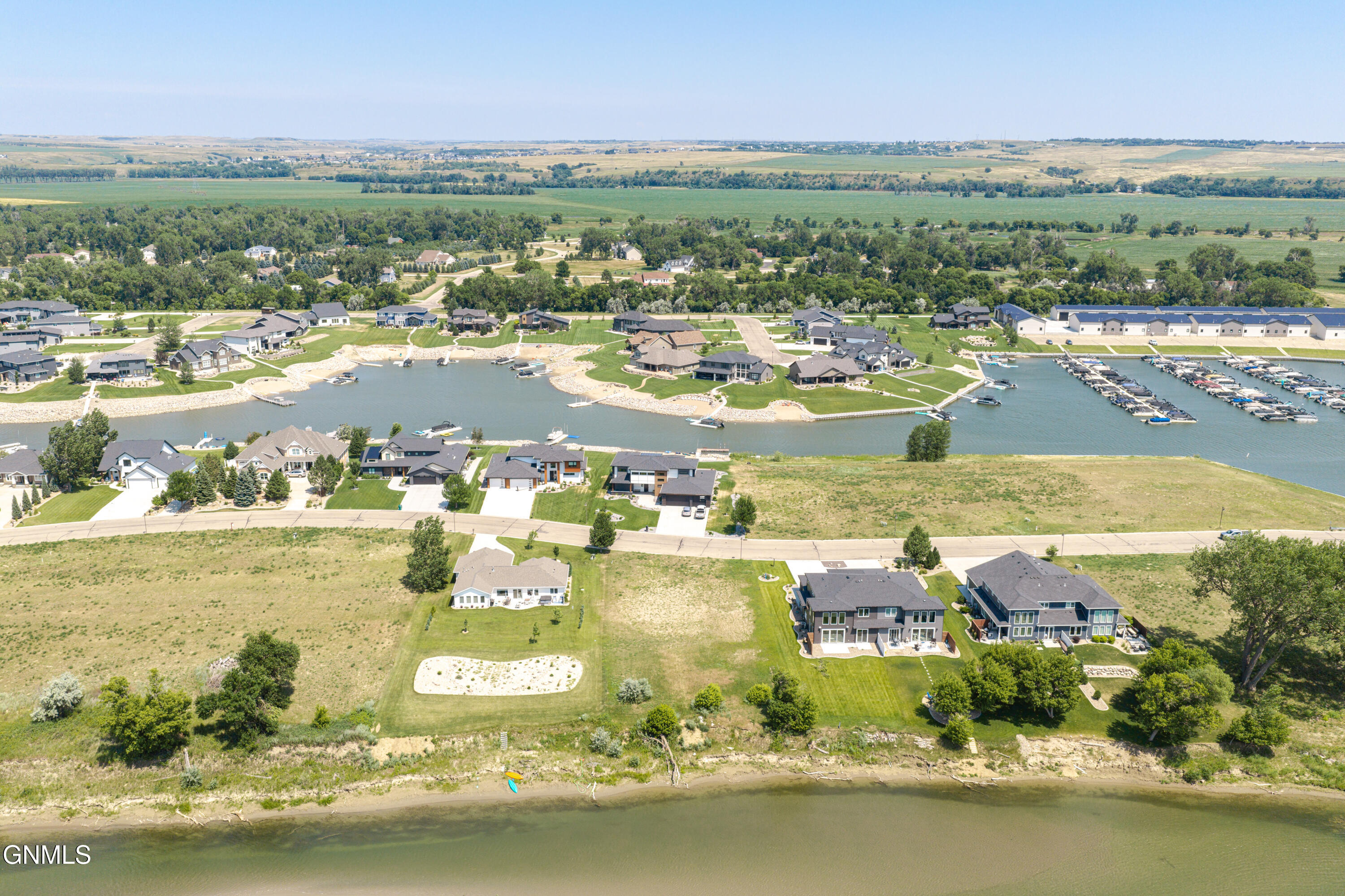 main property photo 9