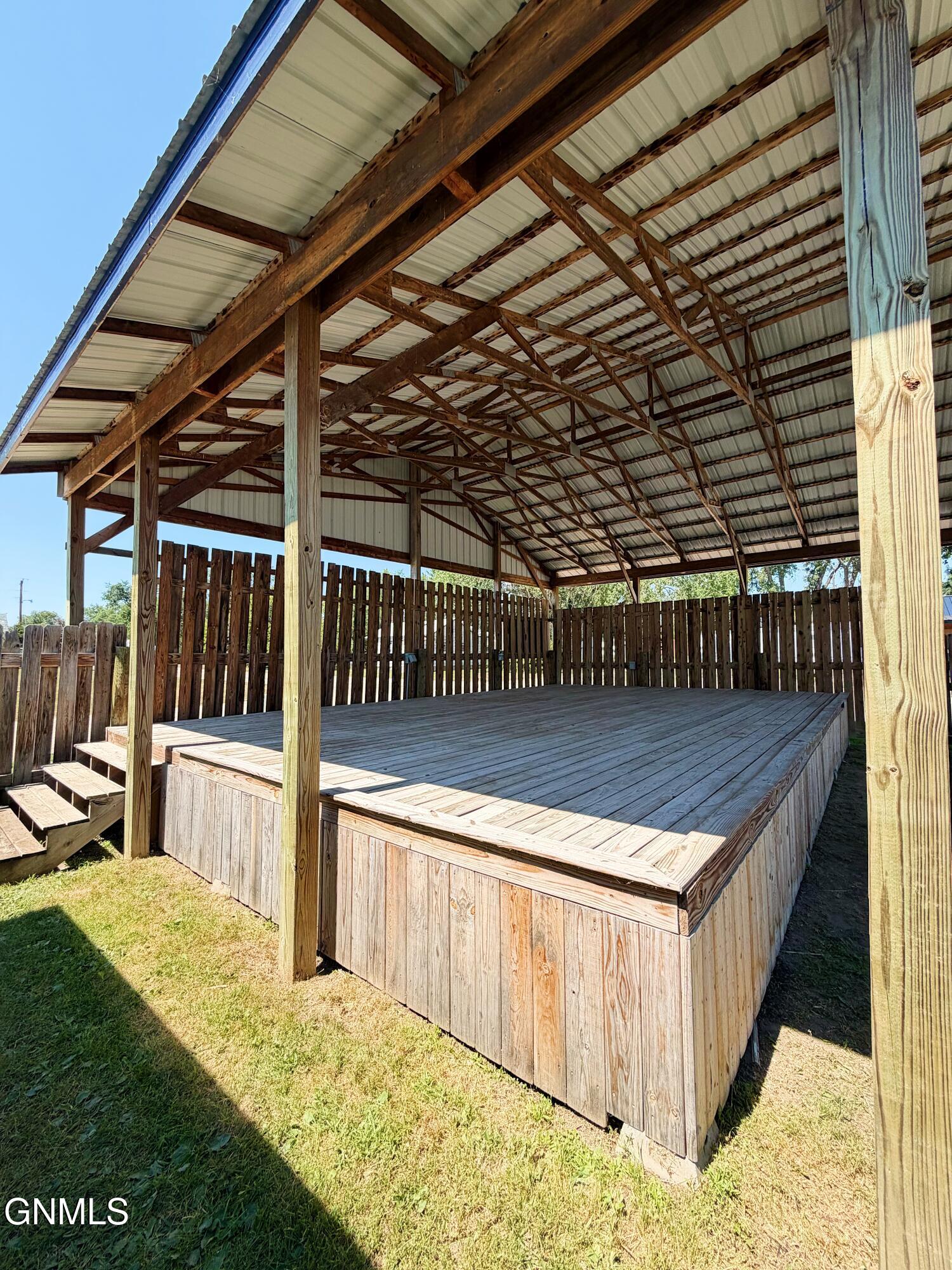 main property photo 17