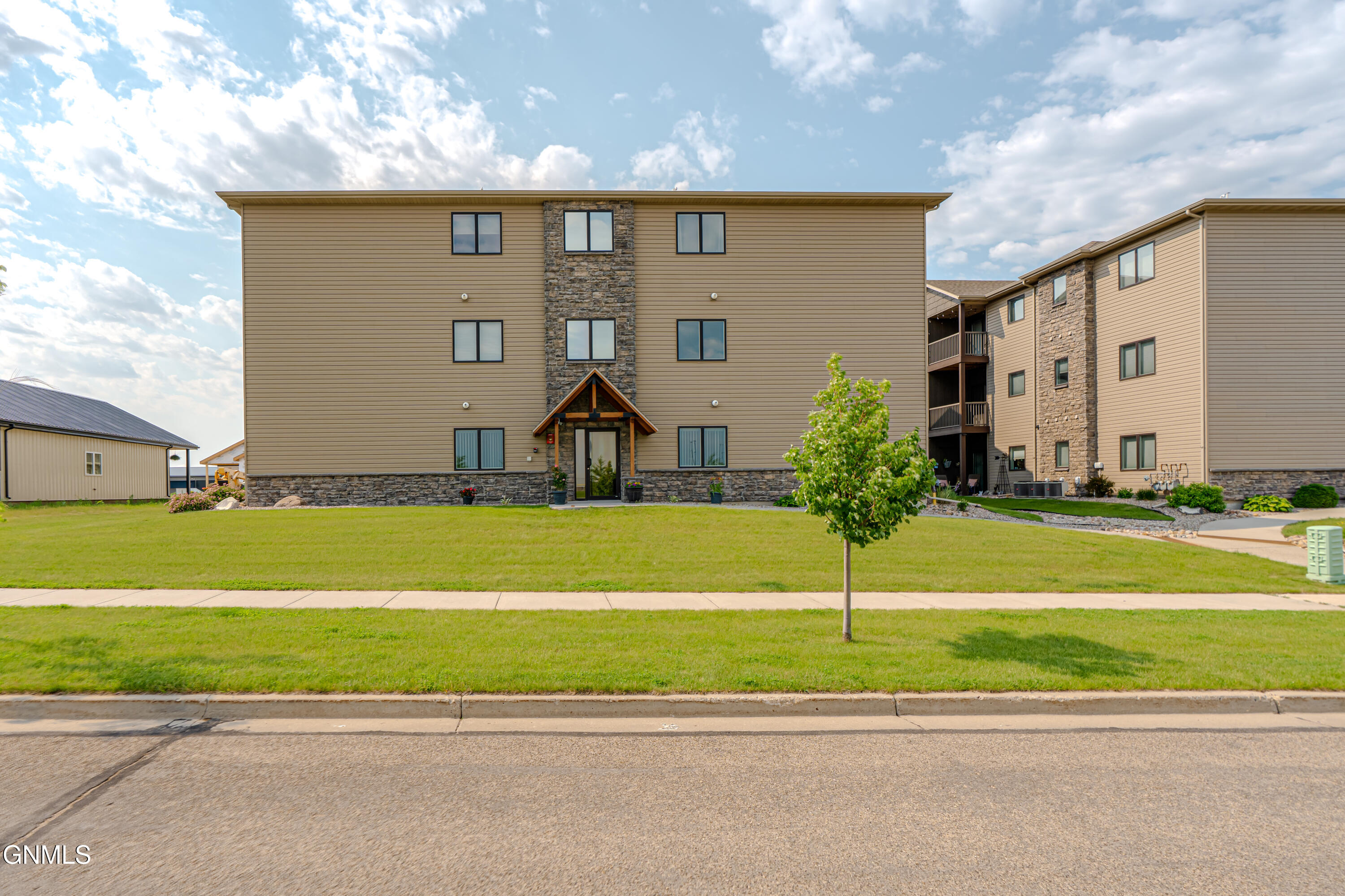 main property photo 43