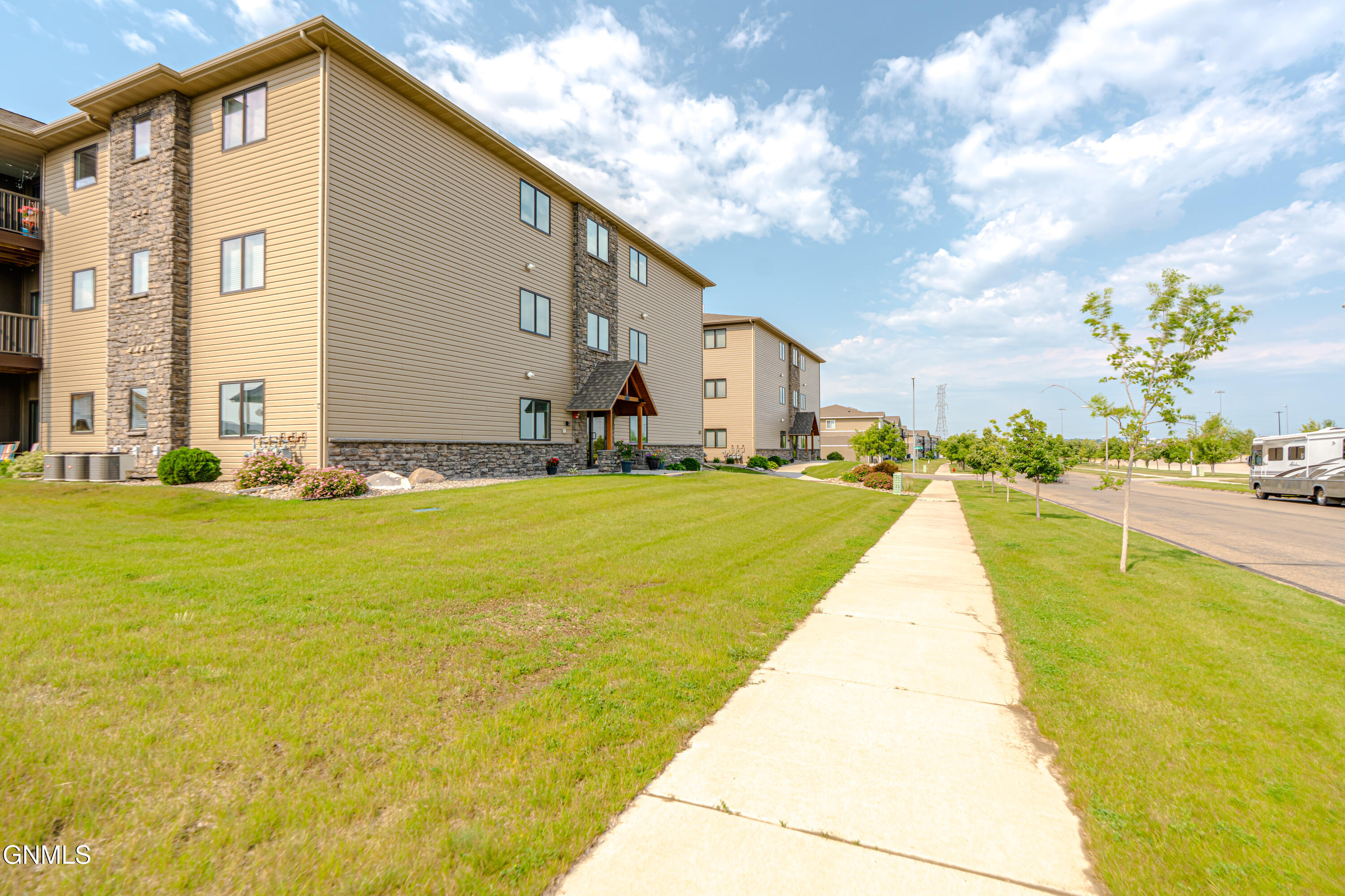 main property photo 45