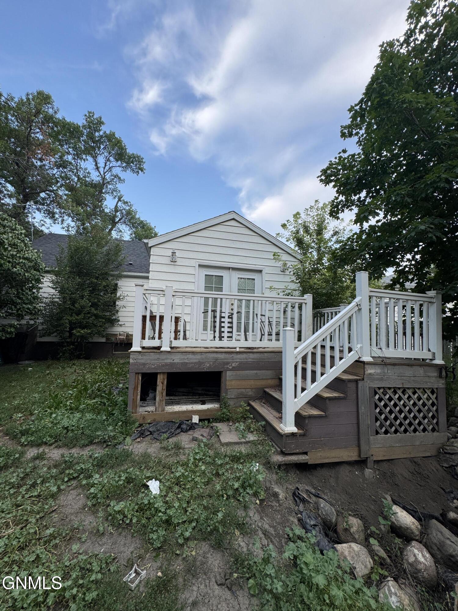 main property photo 23