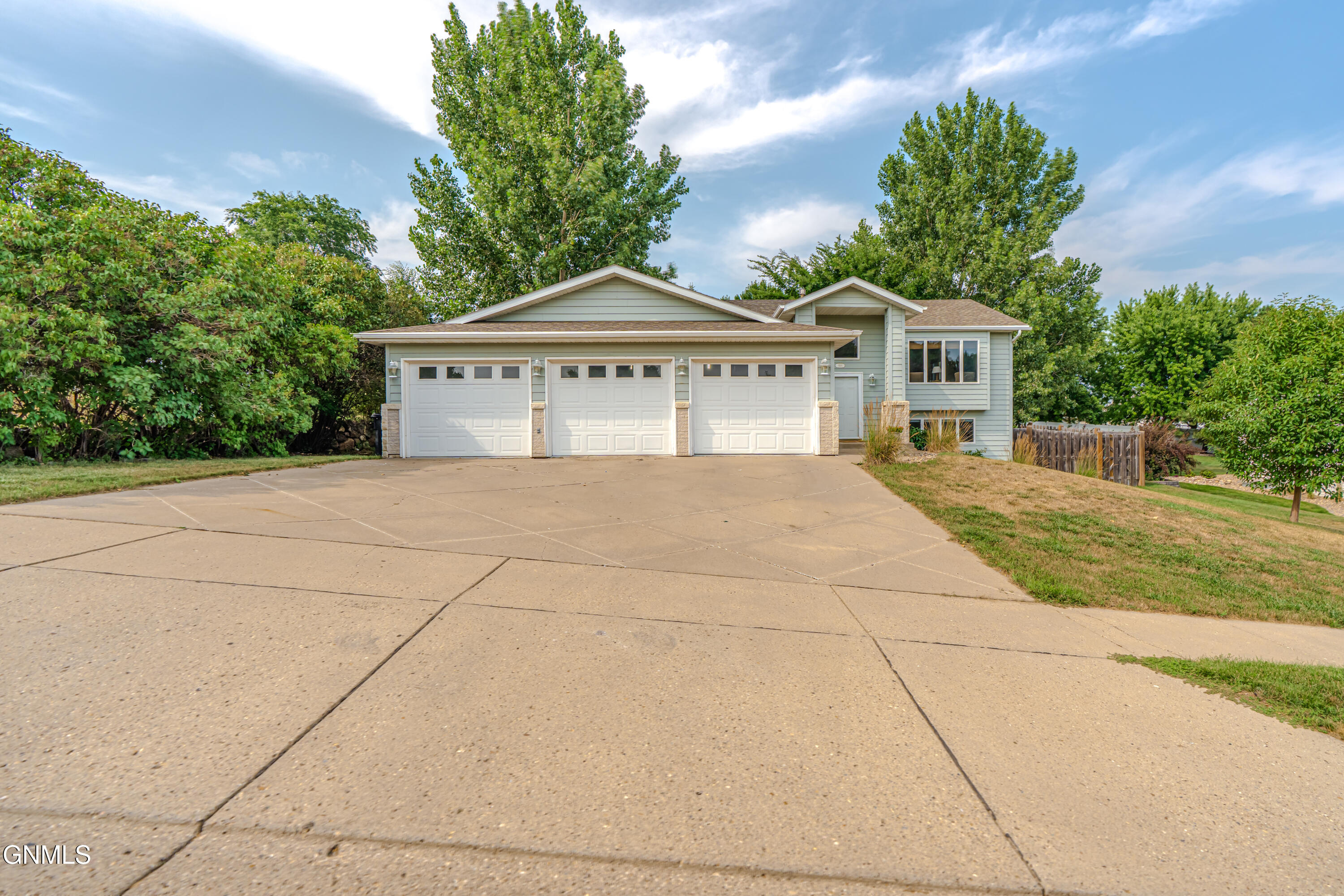 main property photo 76