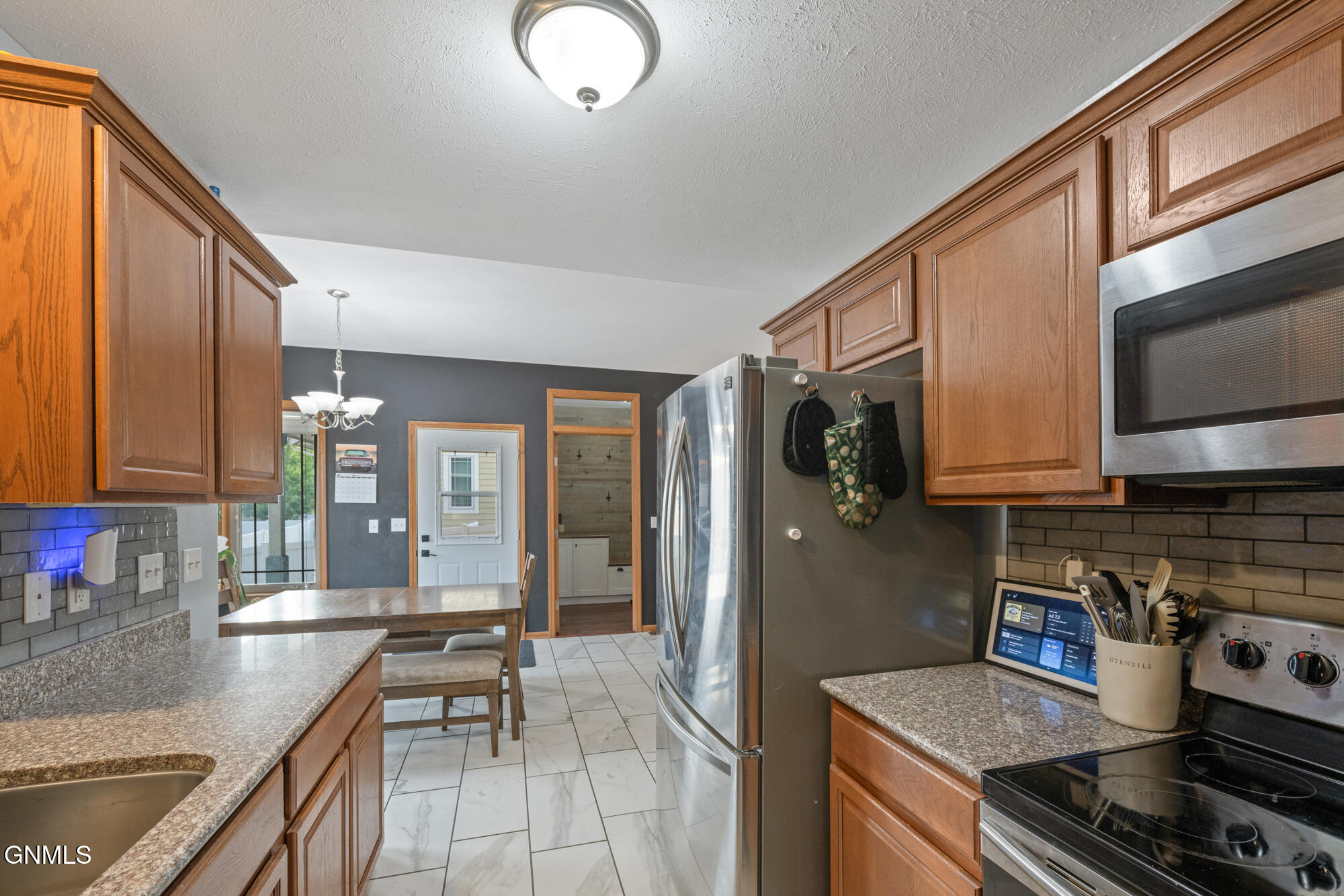 main property photo 19