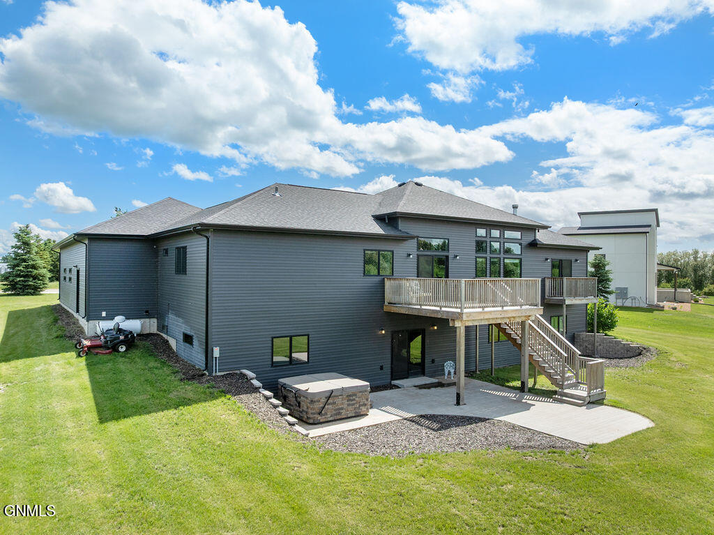 main property photo 7
