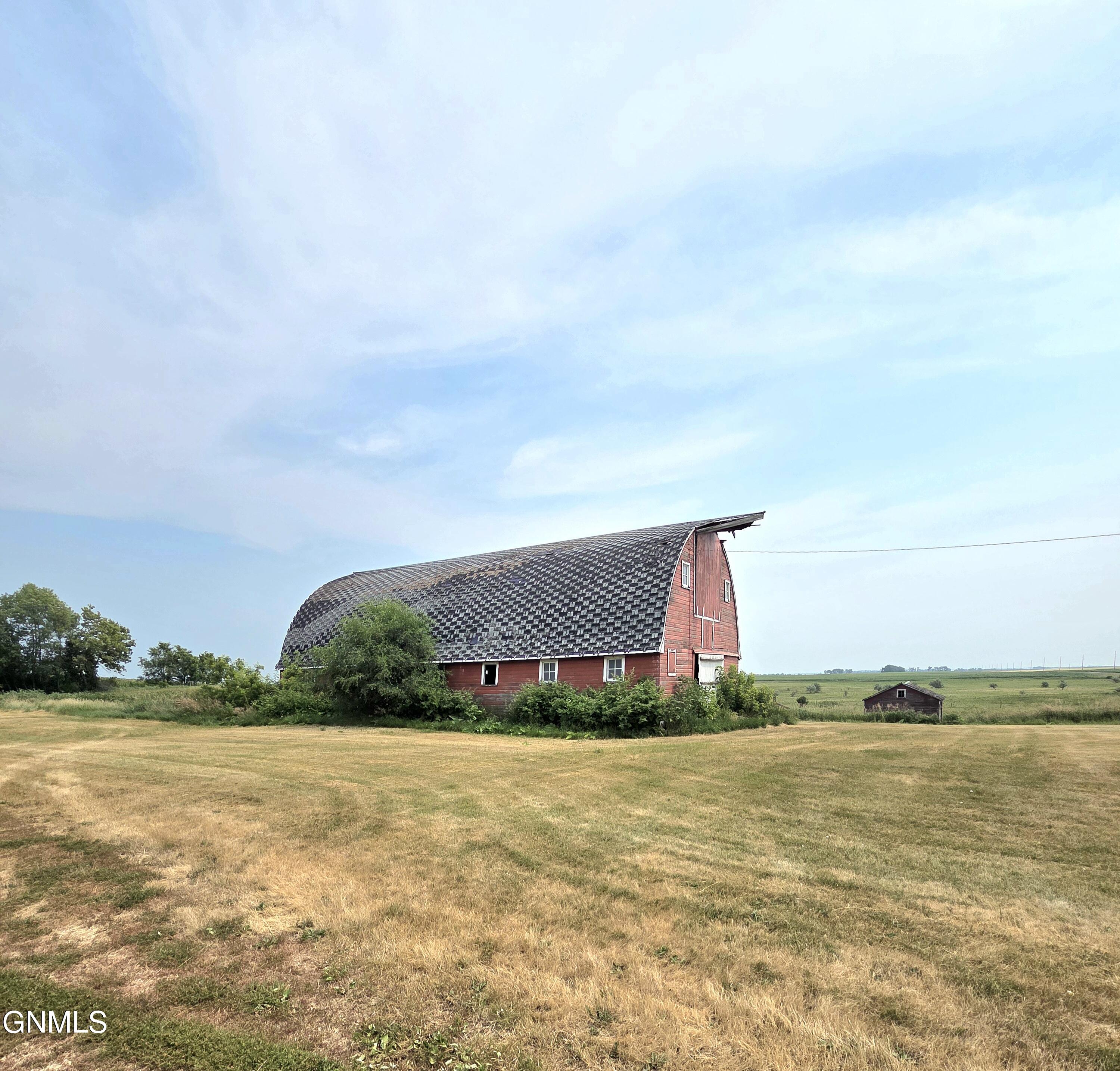 main property photo 32