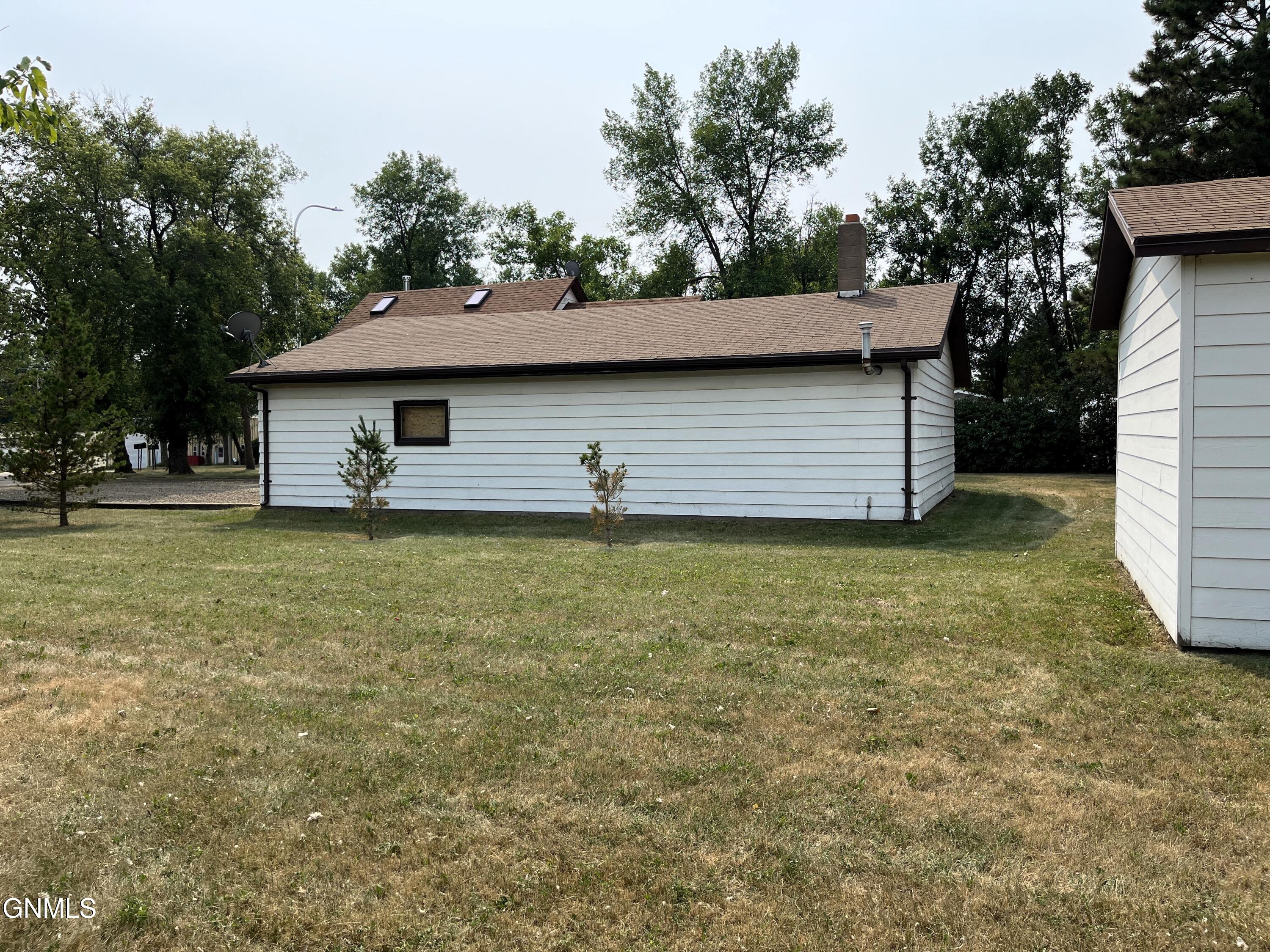 main property photo 34