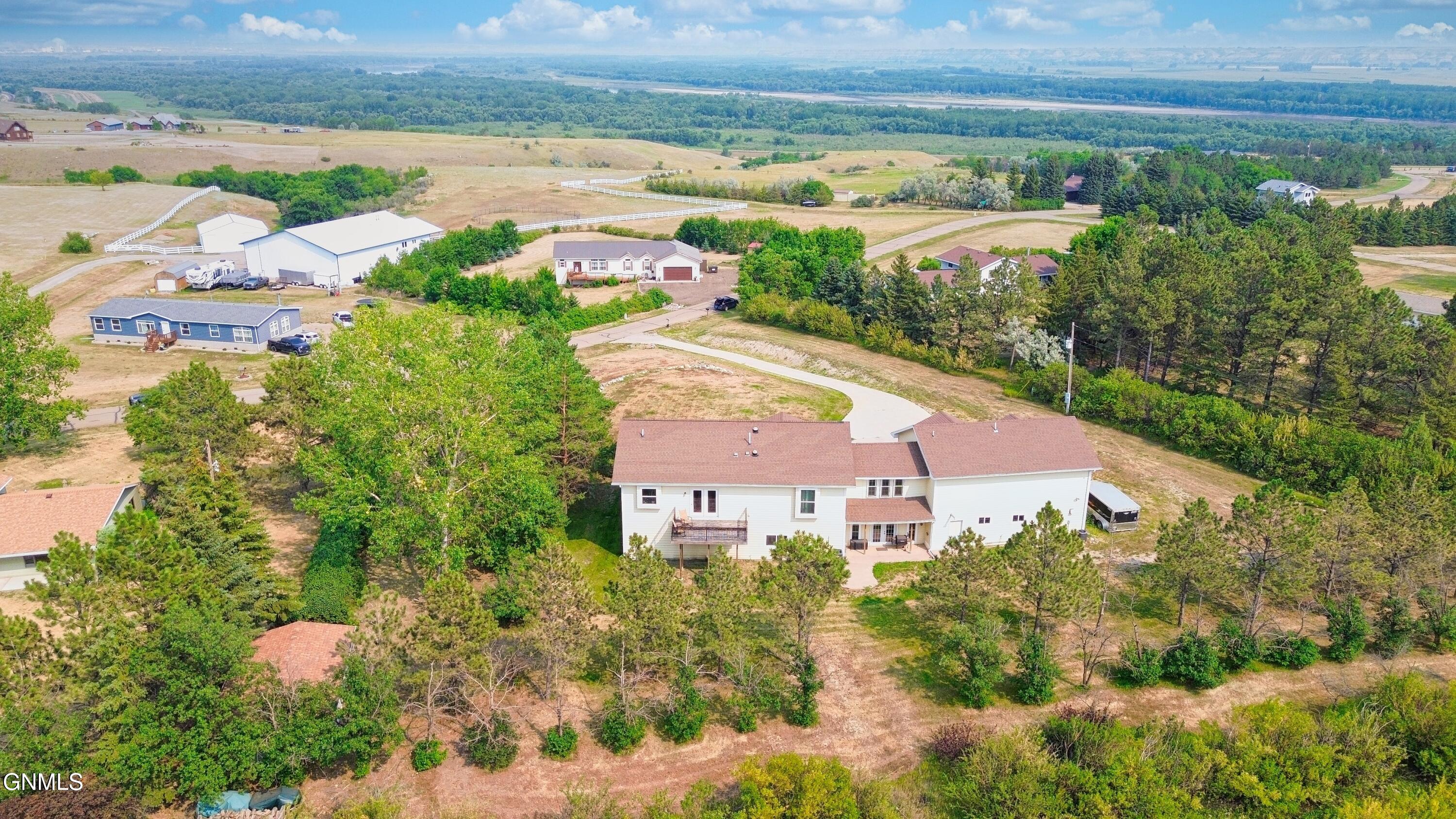 main property photo 6