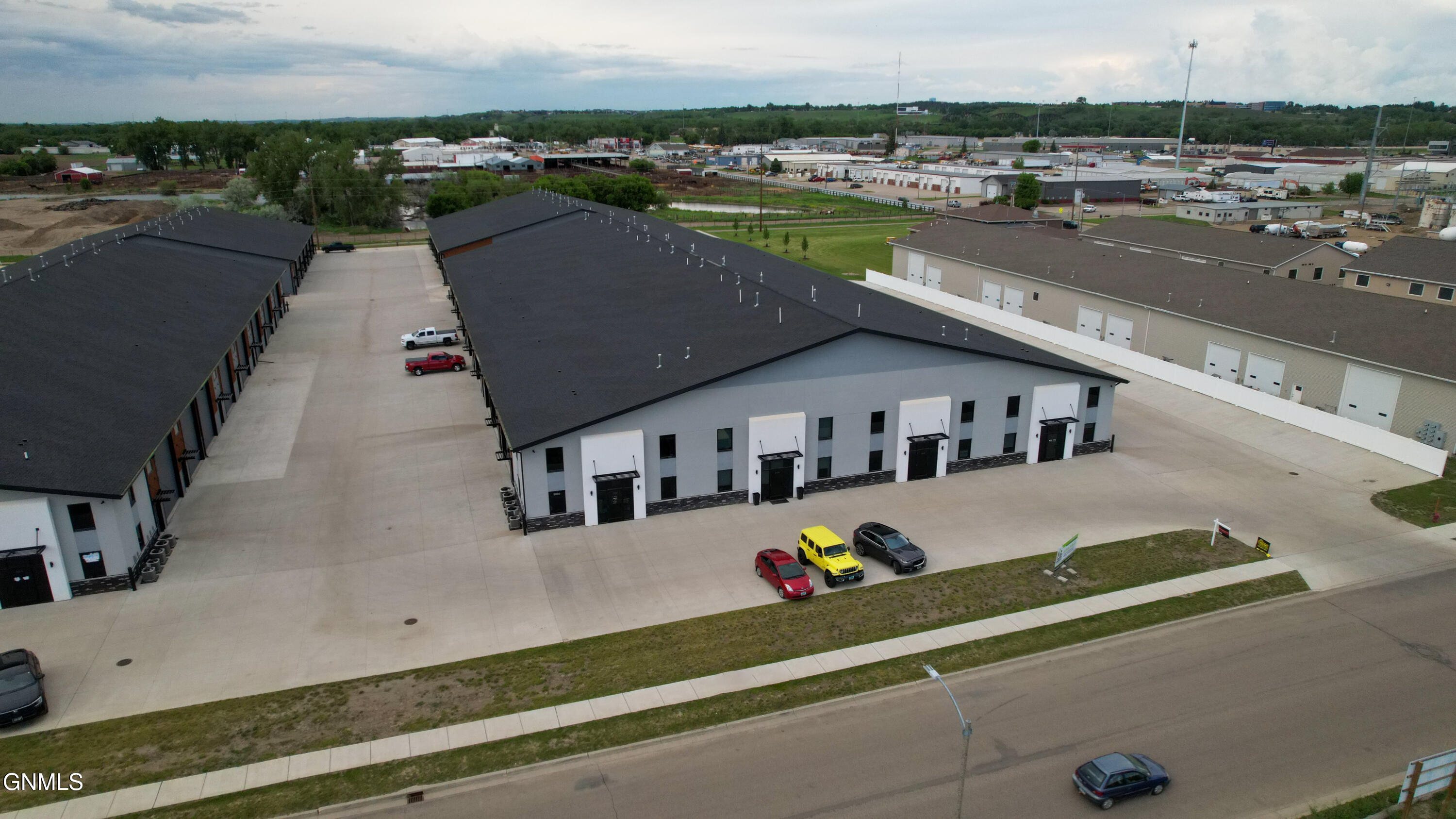 main property photo 19