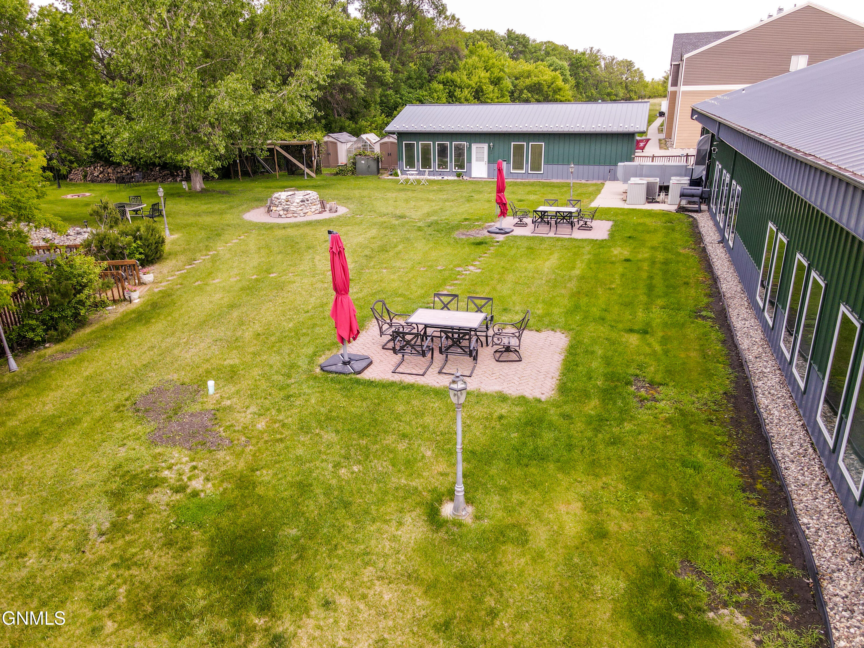 main property photo 17