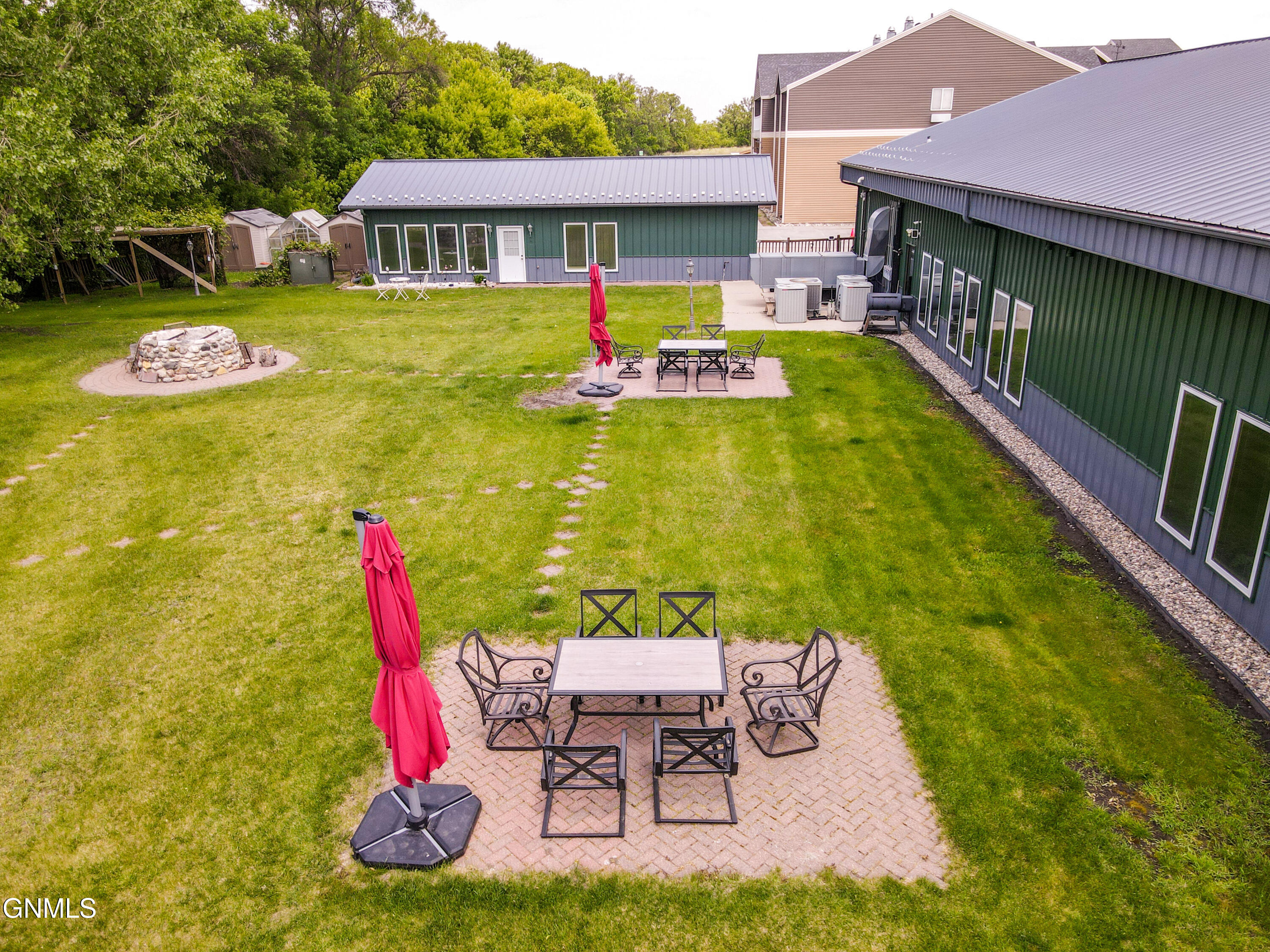 main property photo 19