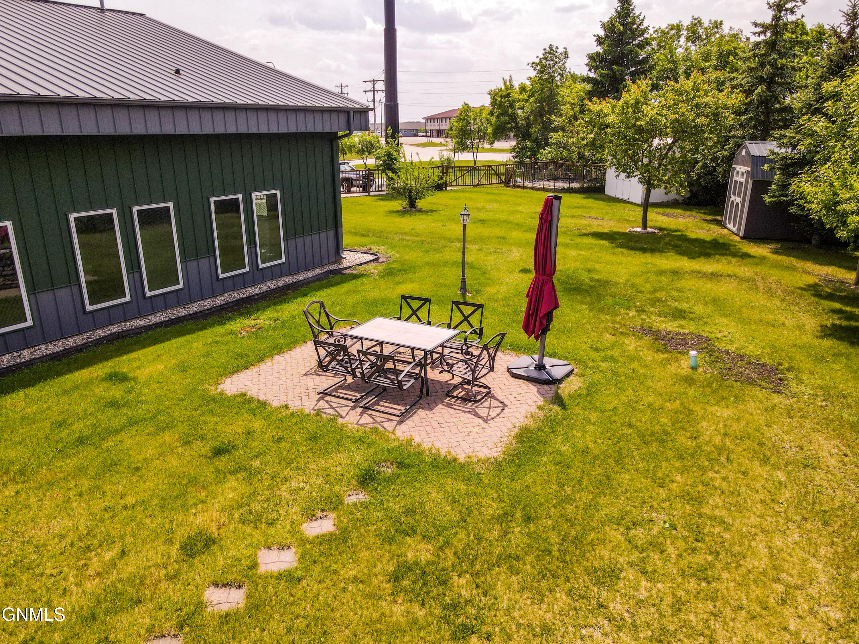 main property photo 22