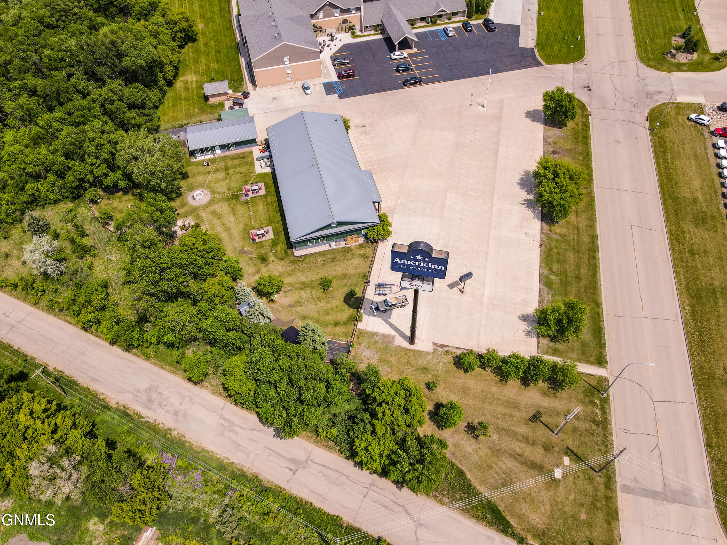 main property photo 23