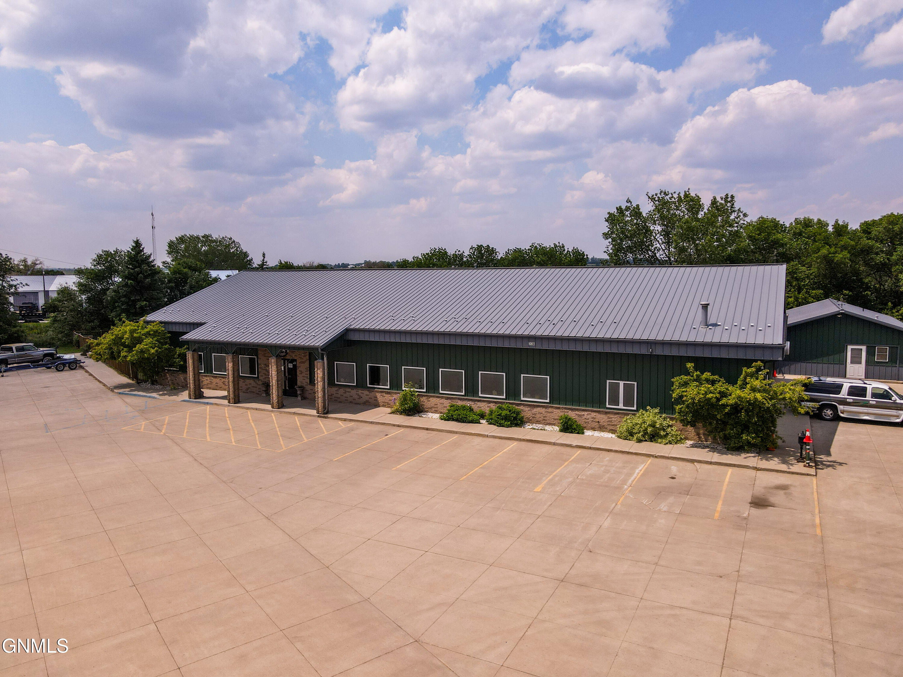 main property photo 4