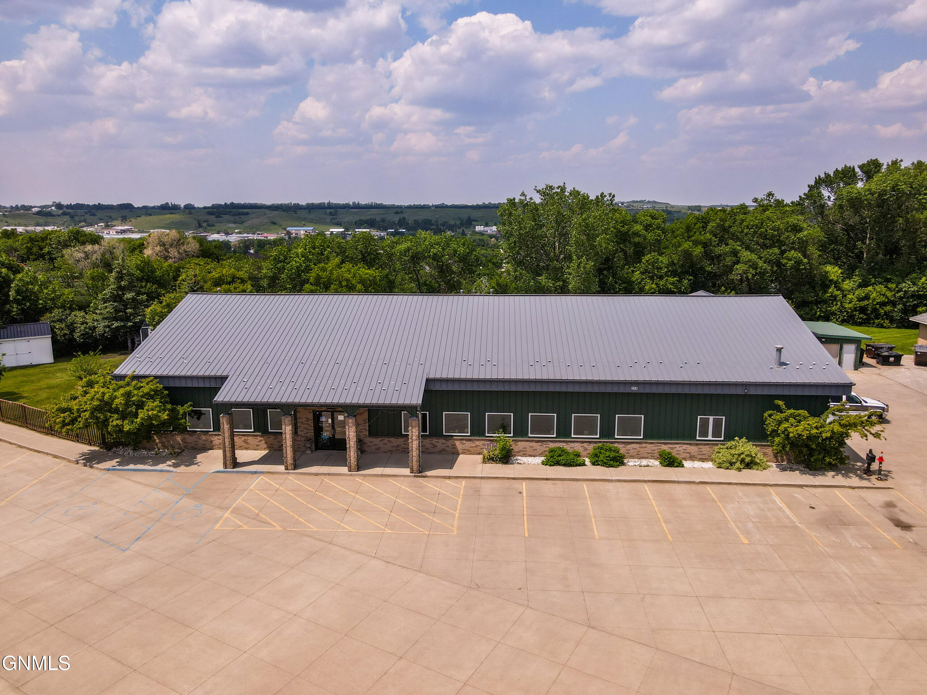 main property photo 7