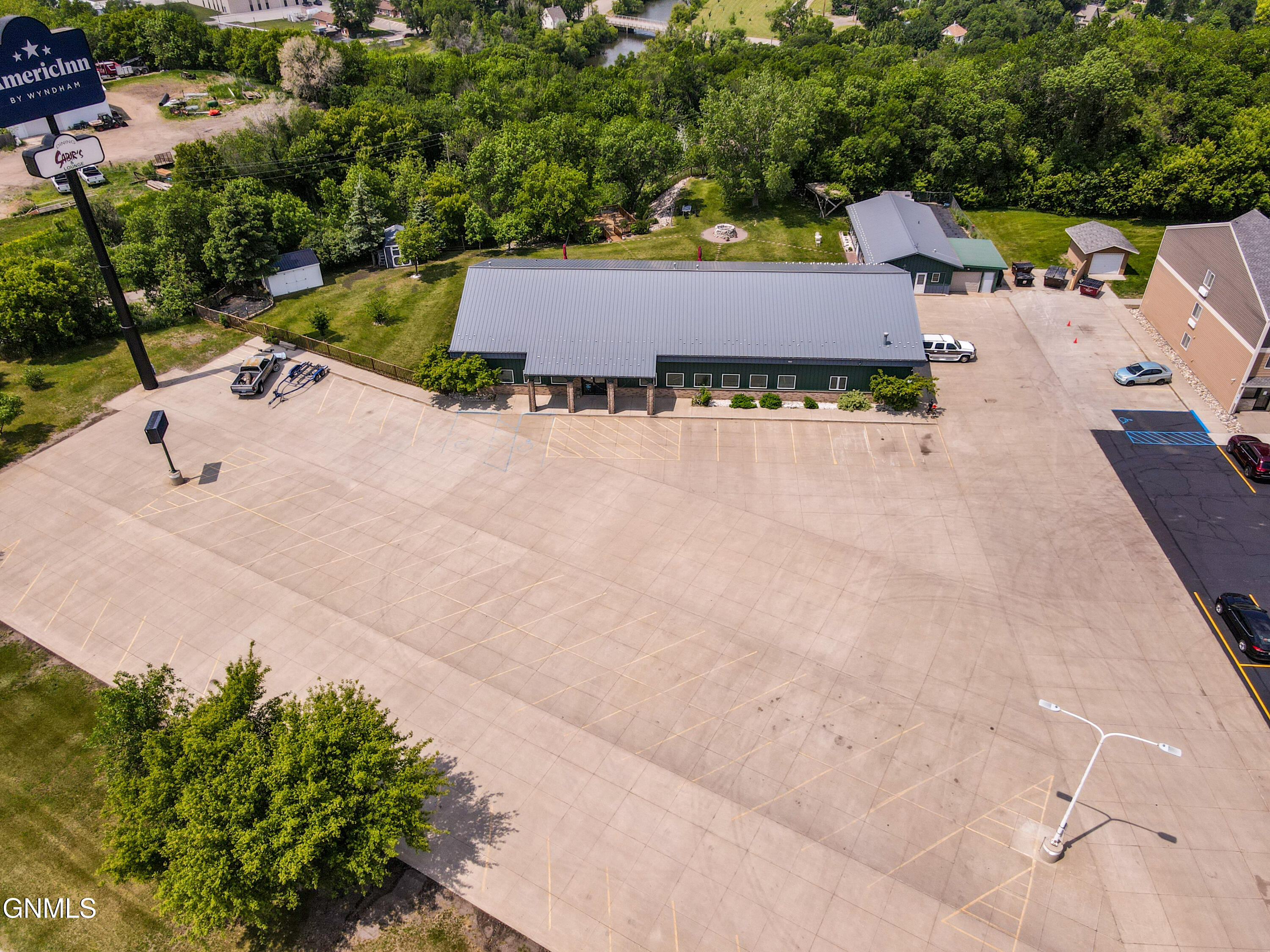 main property photo 8