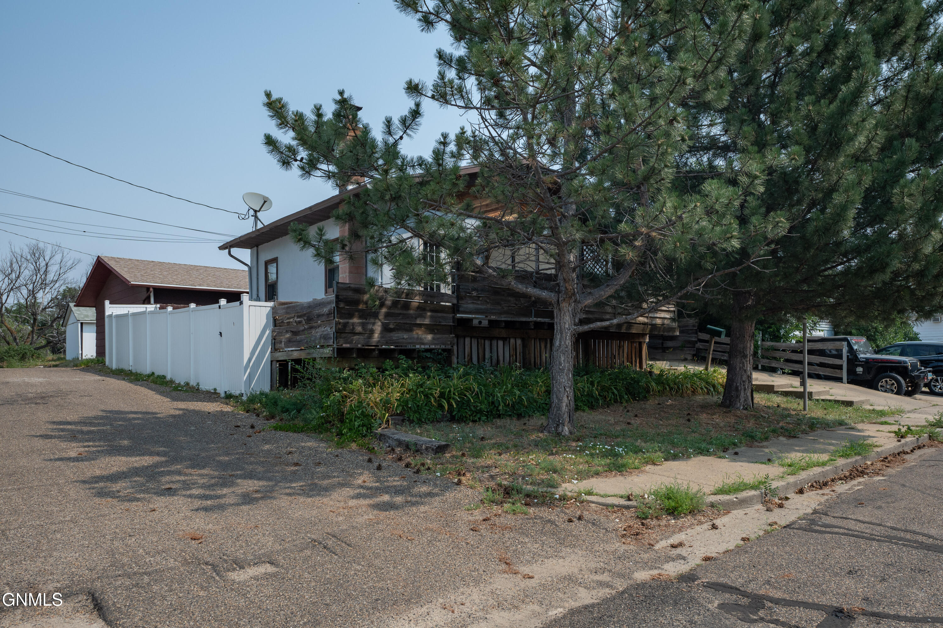 main property photo 35