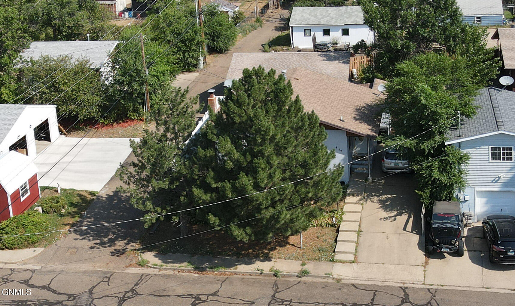 main property photo 36