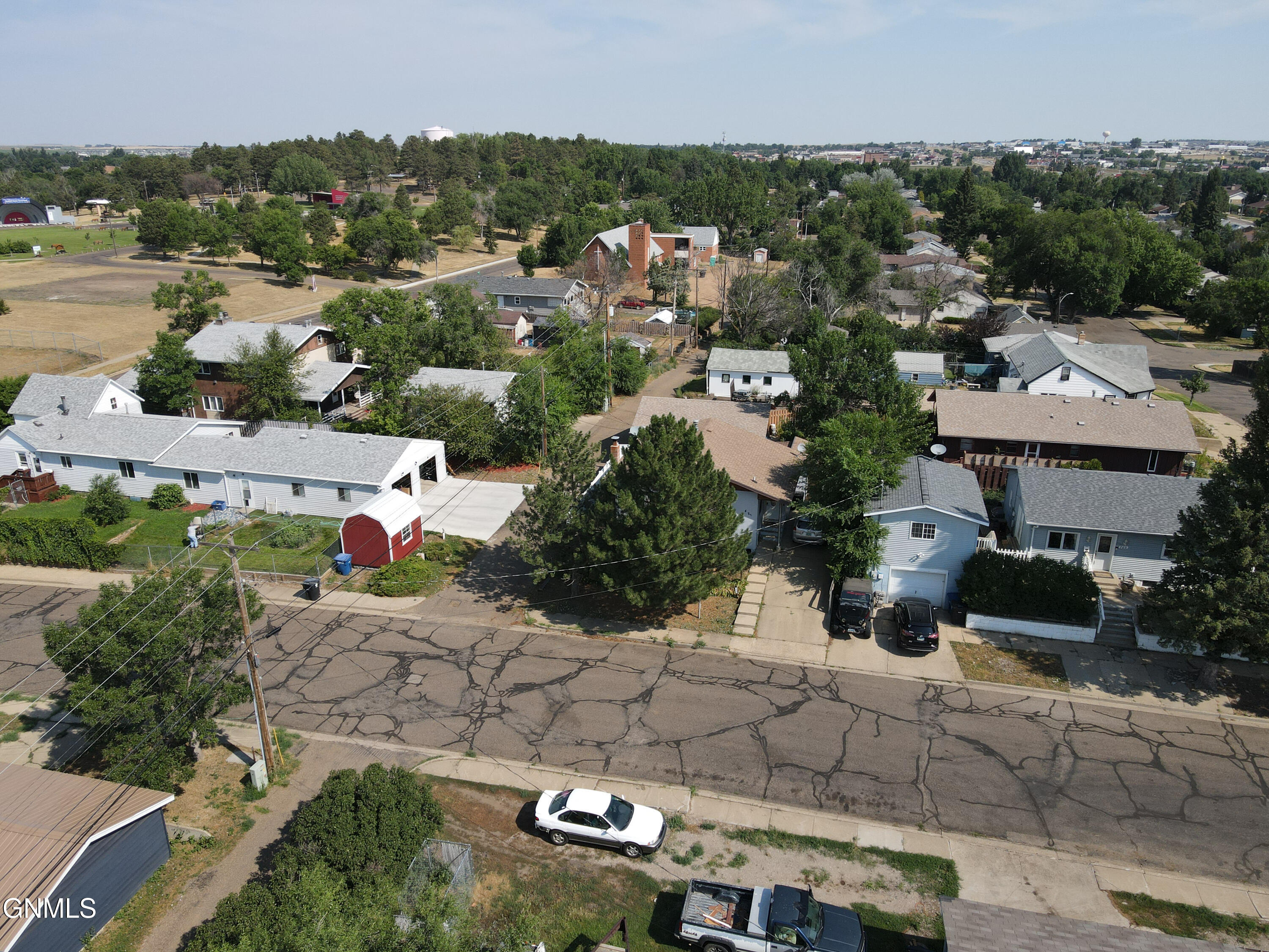 main property photo 37