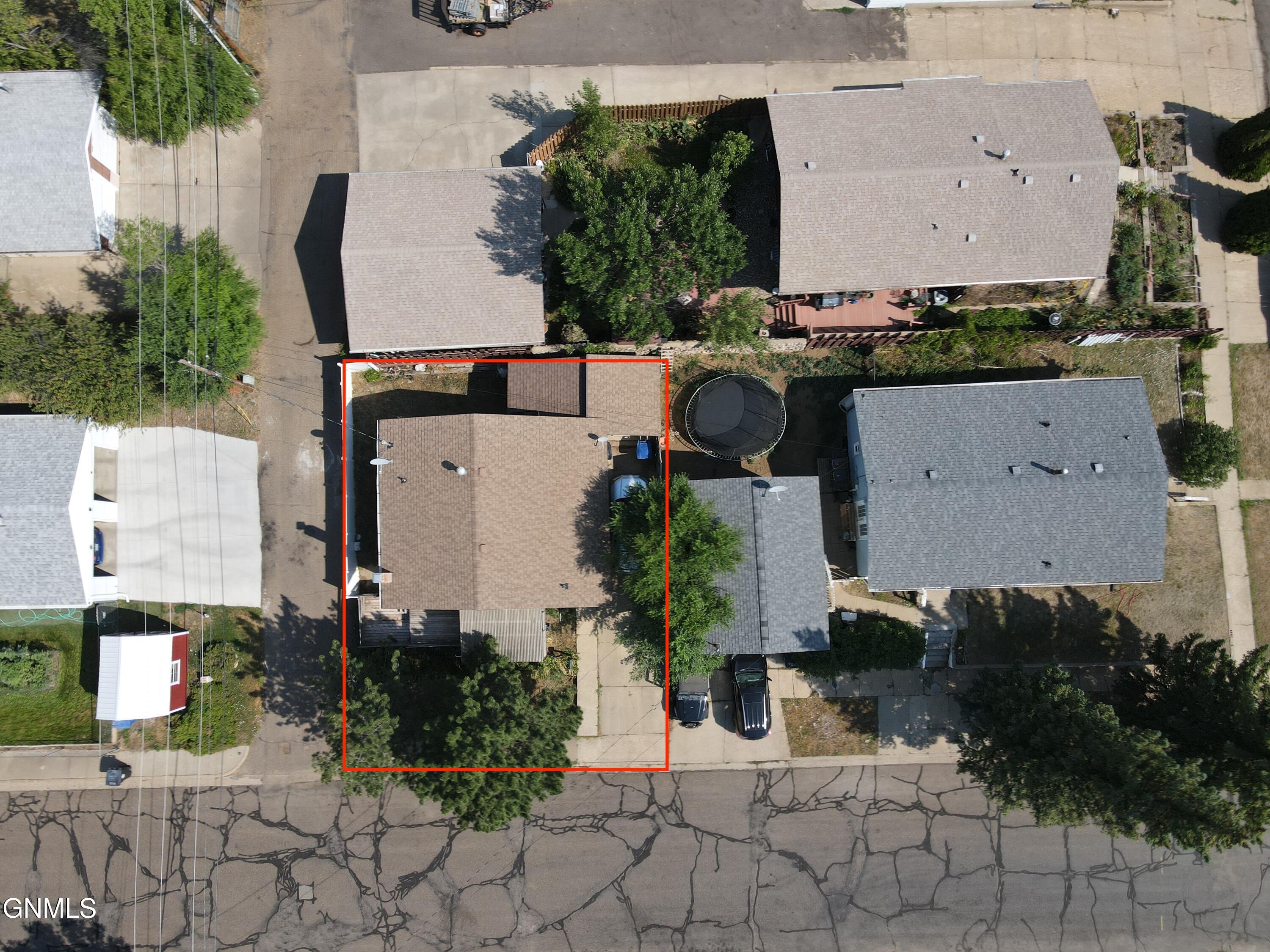 main property photo 39