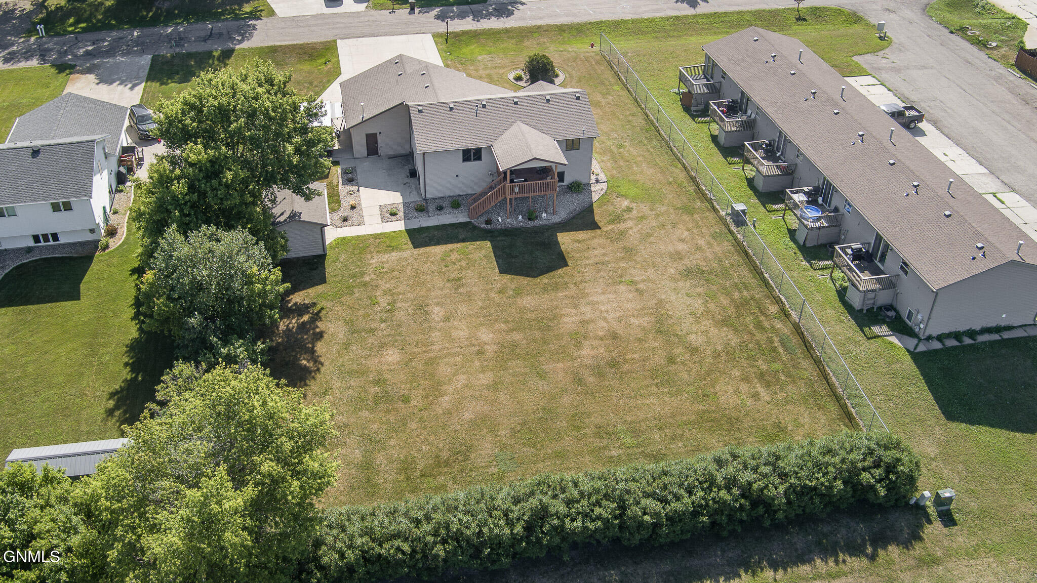 main property photo 38