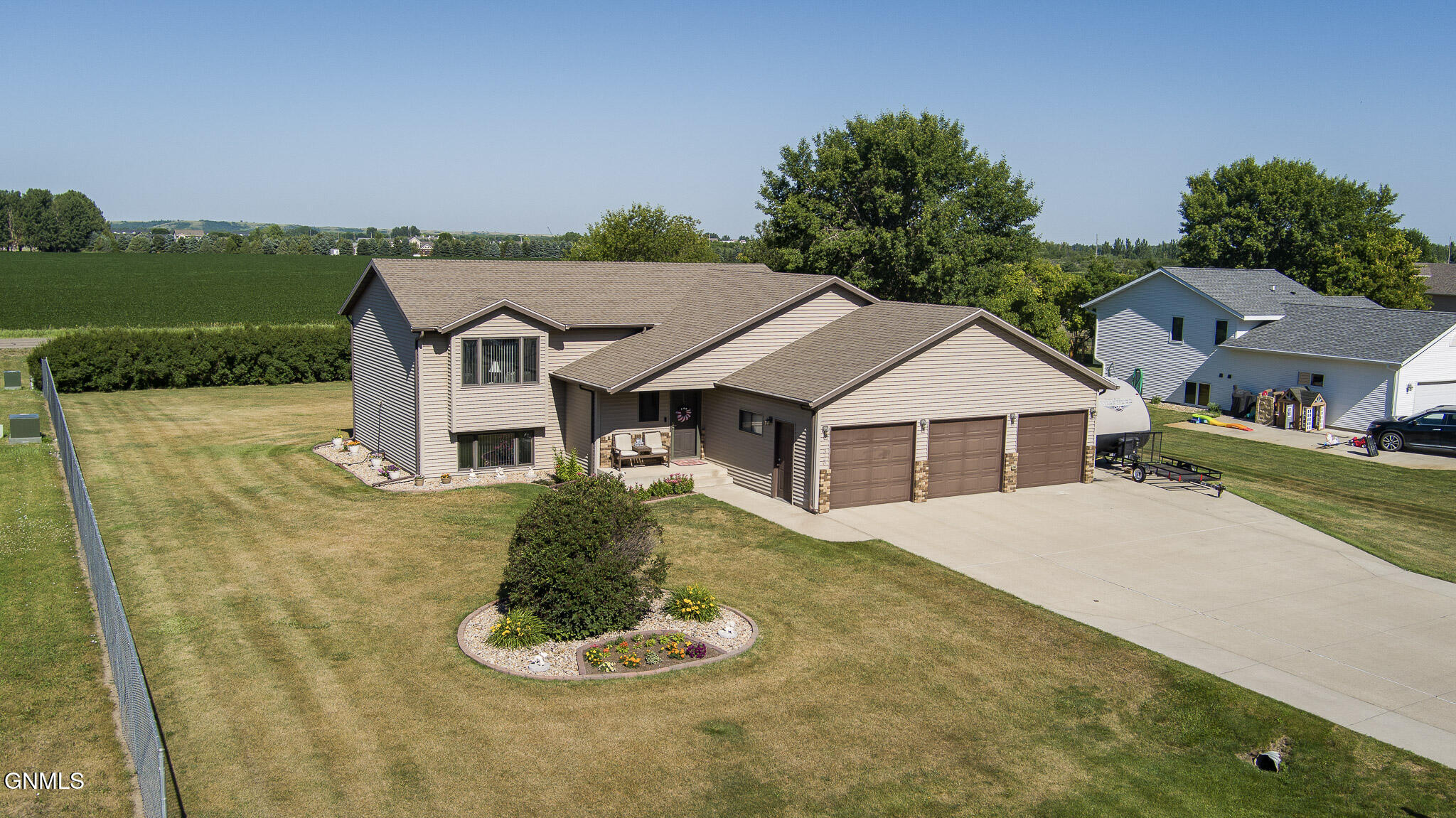 main property photo 49