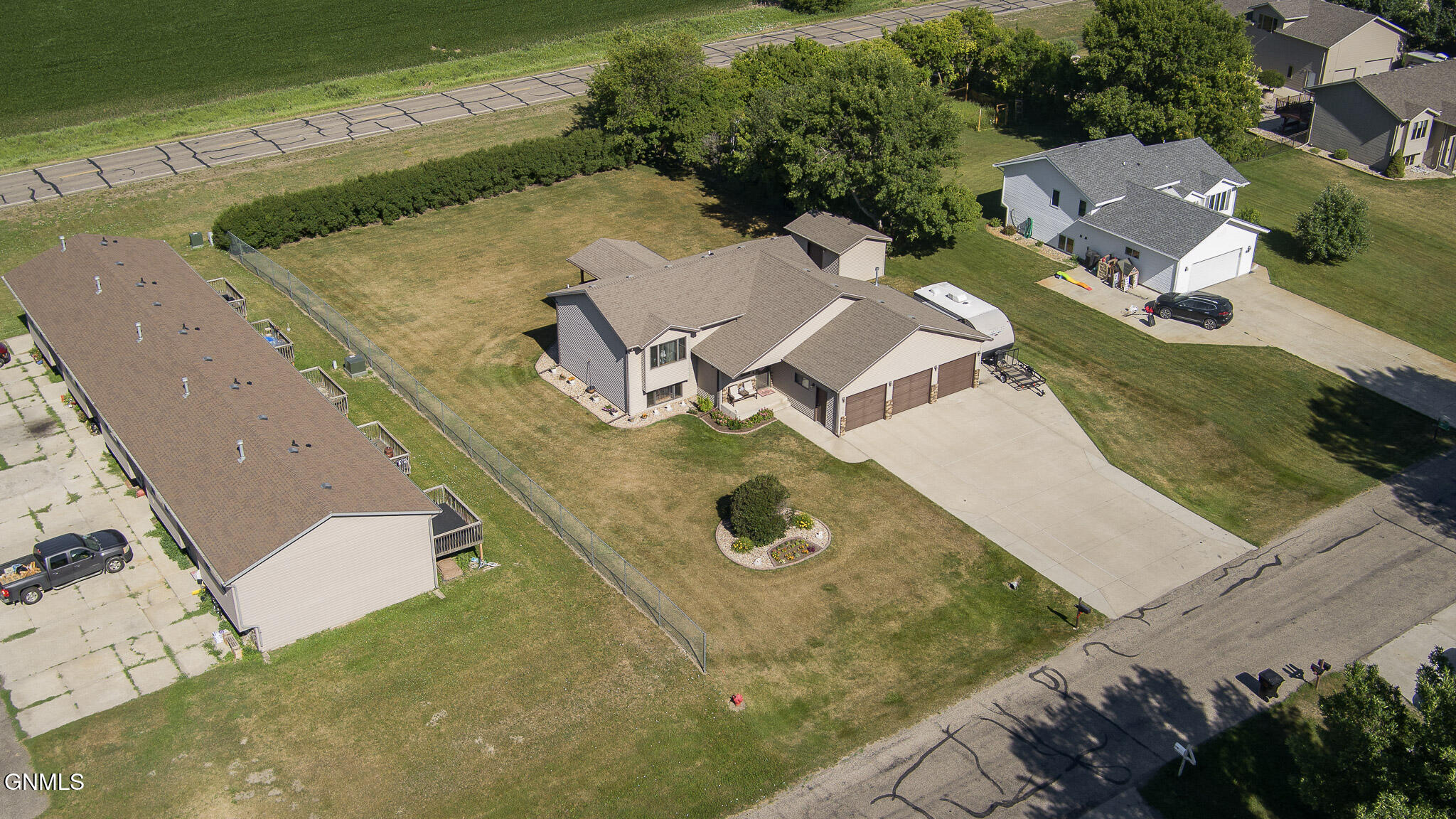 main property photo 51