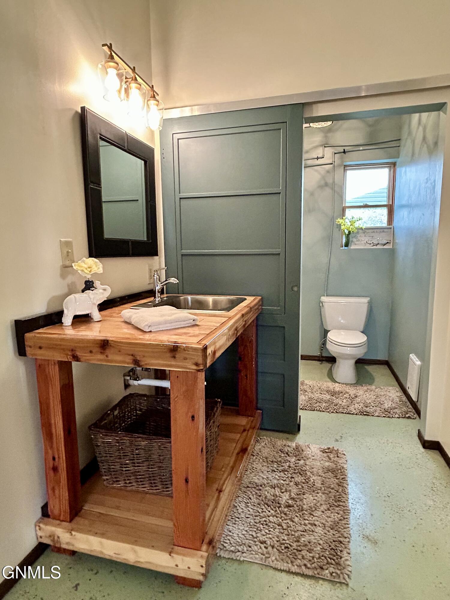 main property photo 10