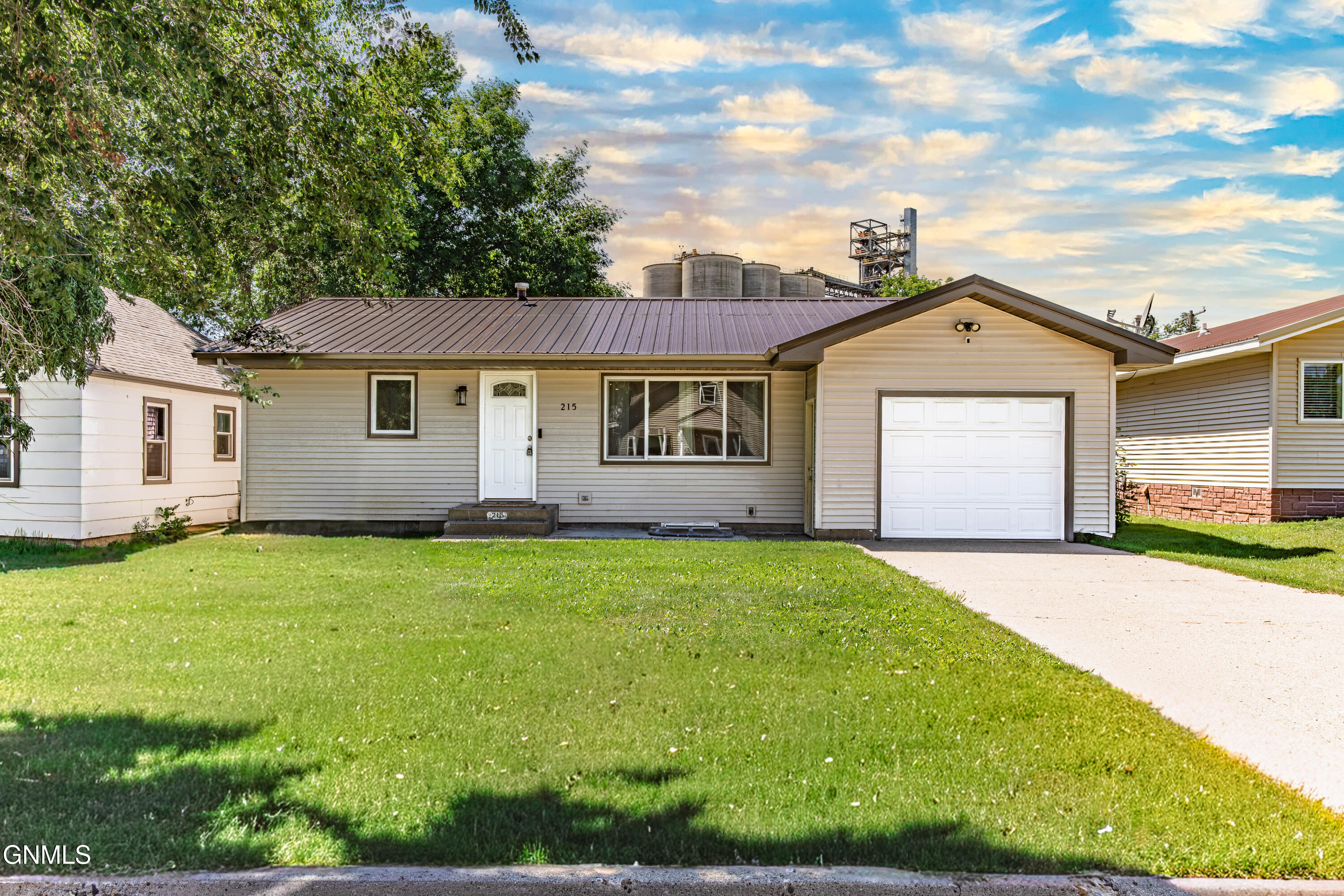 main property photo 1