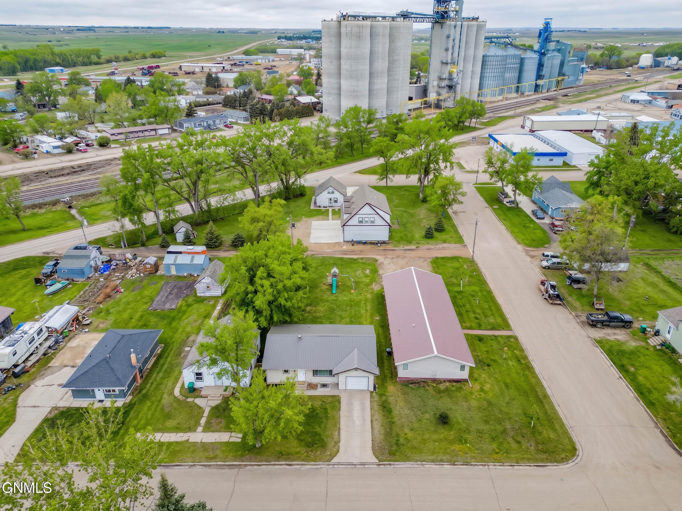 main property photo 77