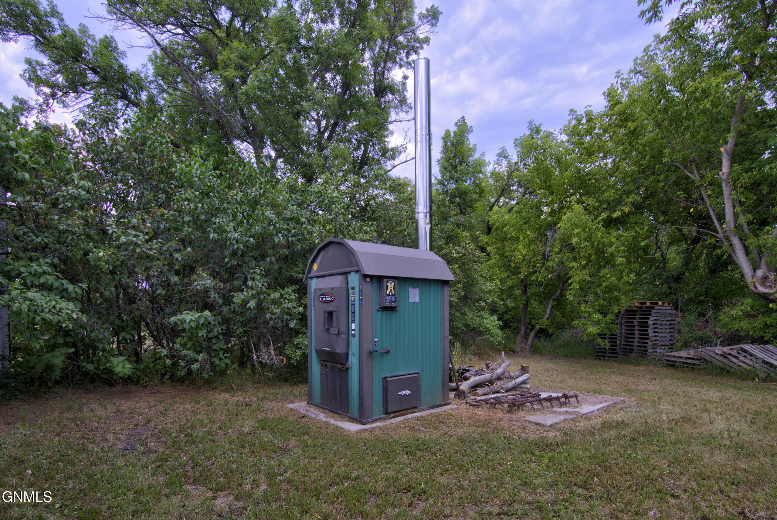 main property photo 45