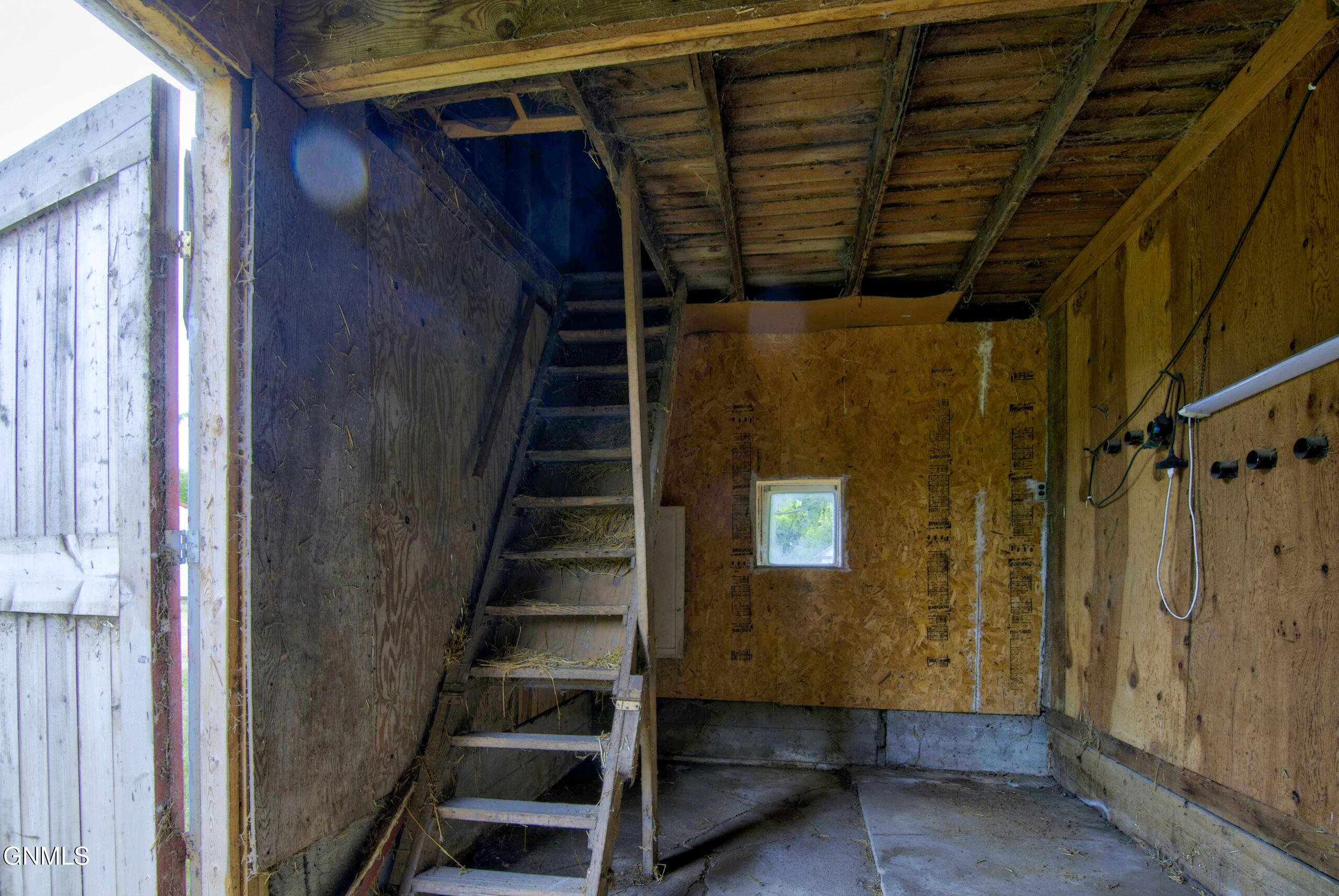 main property photo 48