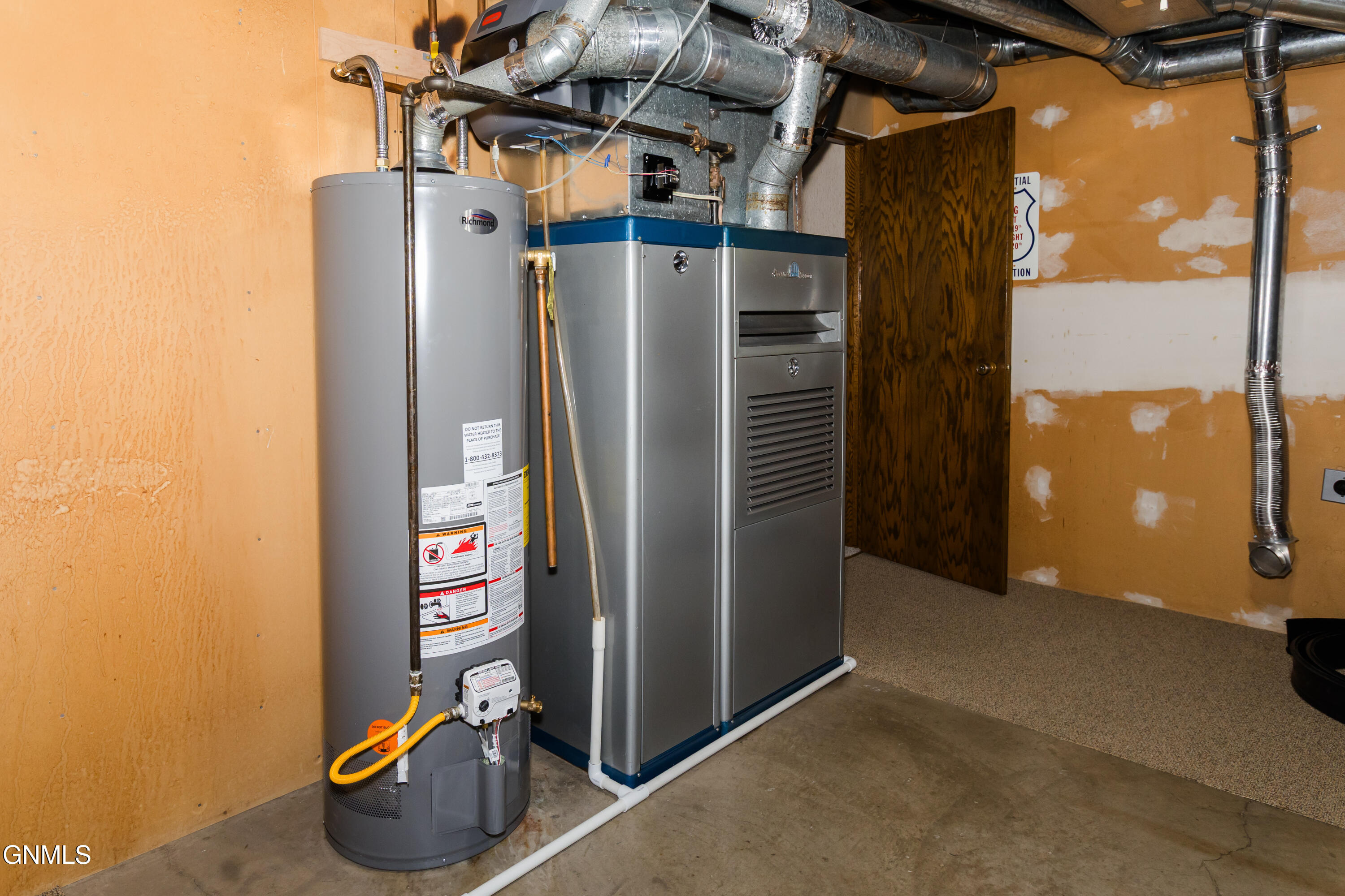 main property photo 30