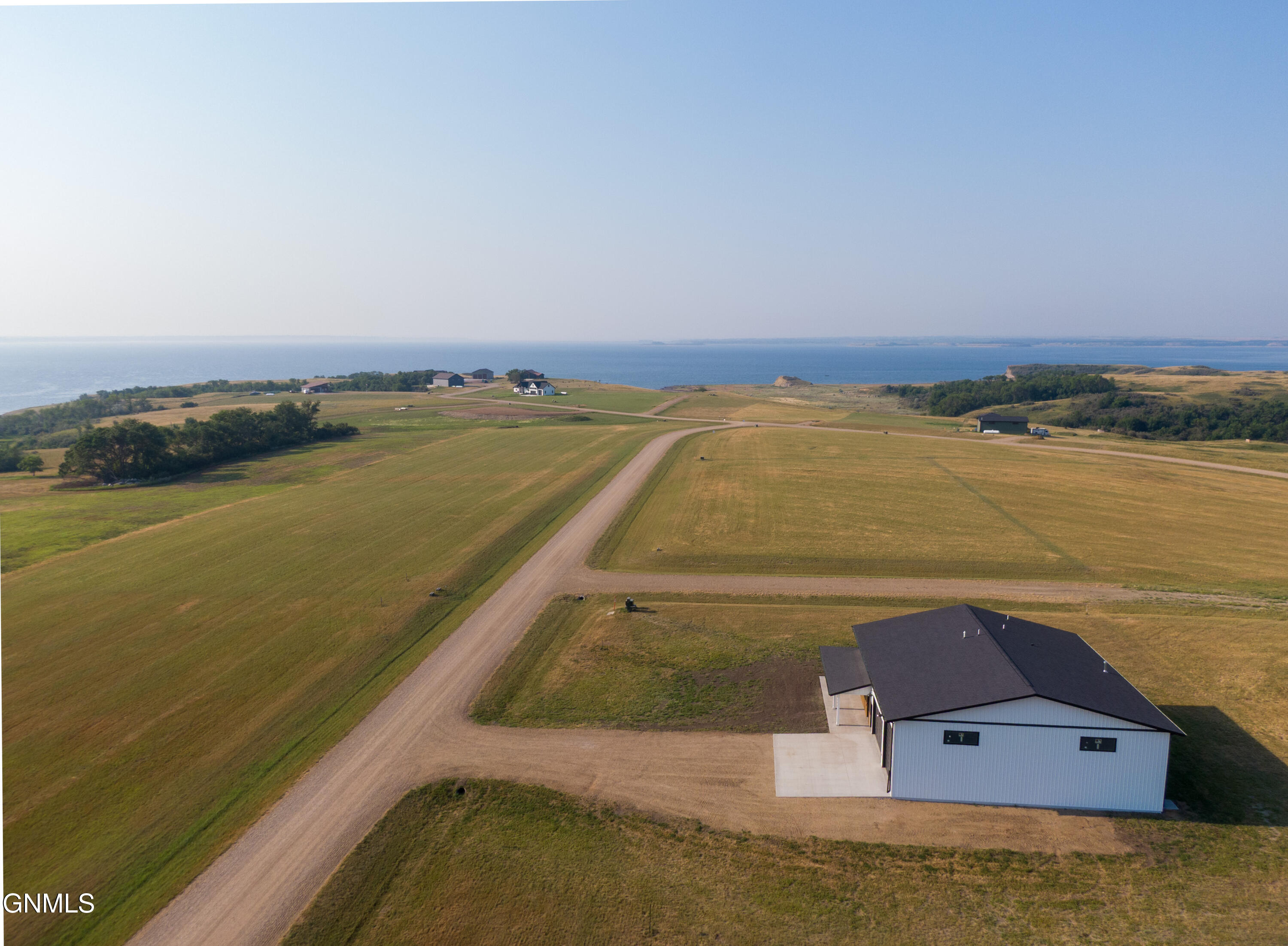 main property photo 33