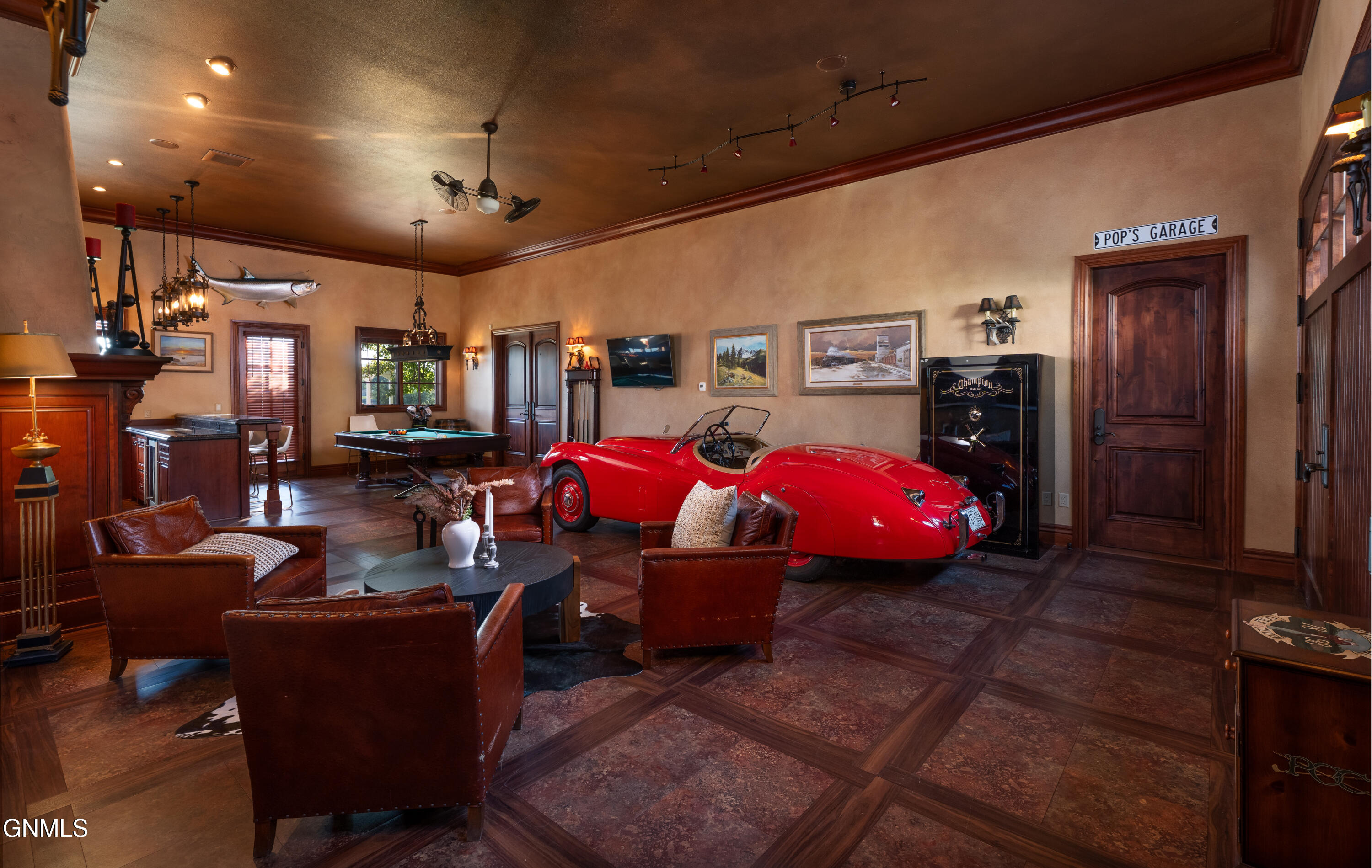main property photo 17