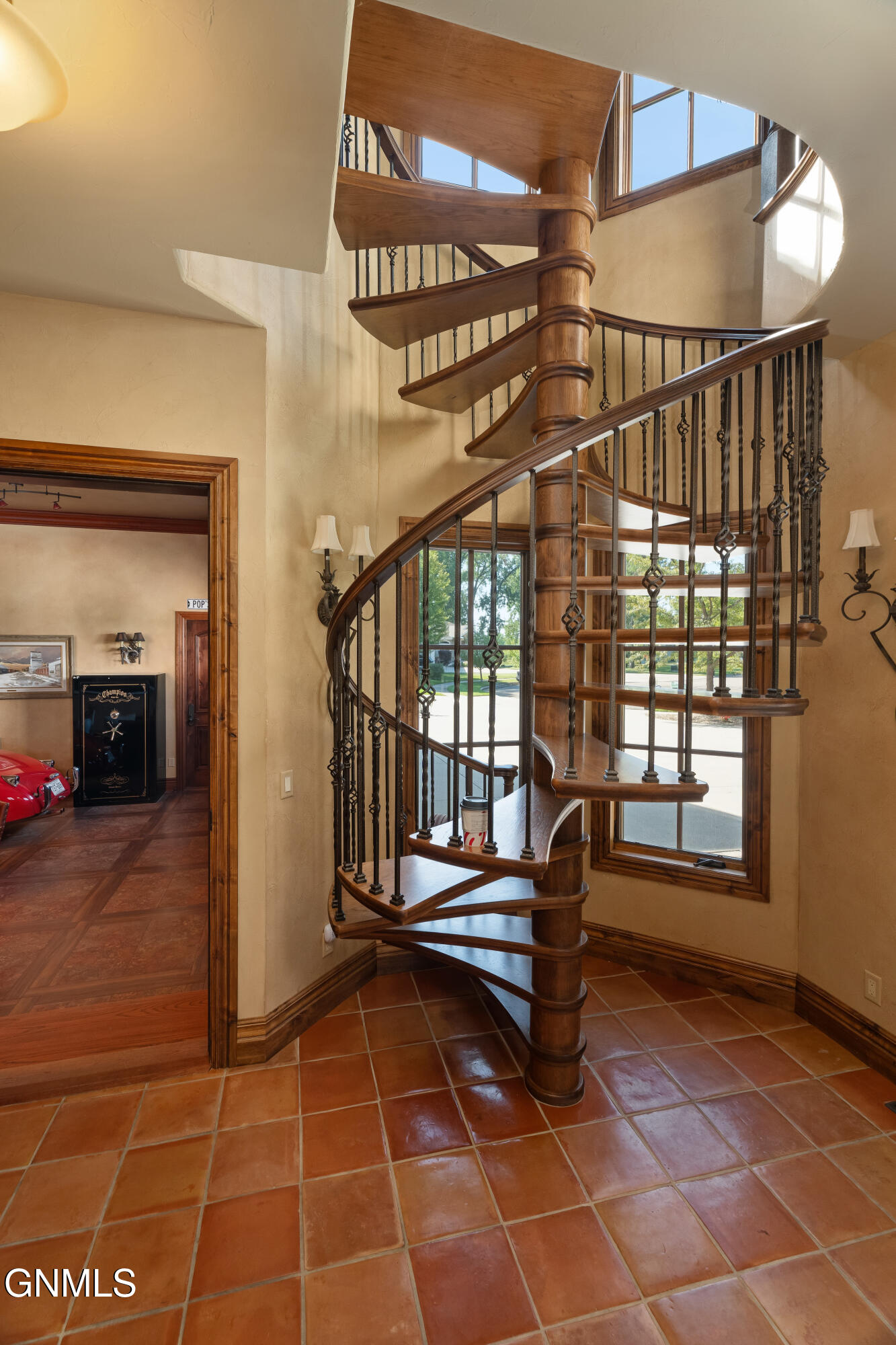 main property photo 18